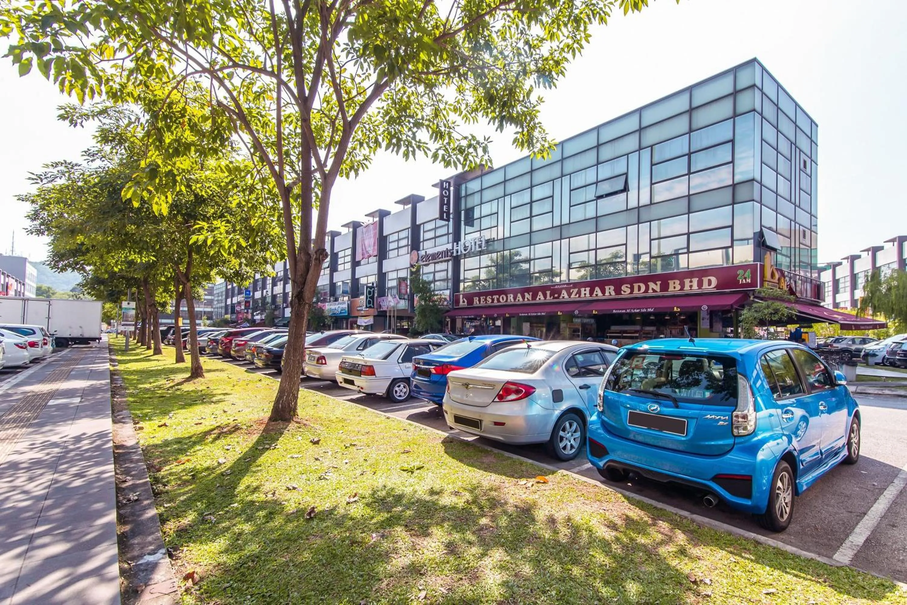 Facade/entrance in De Elements Business Hotel KL