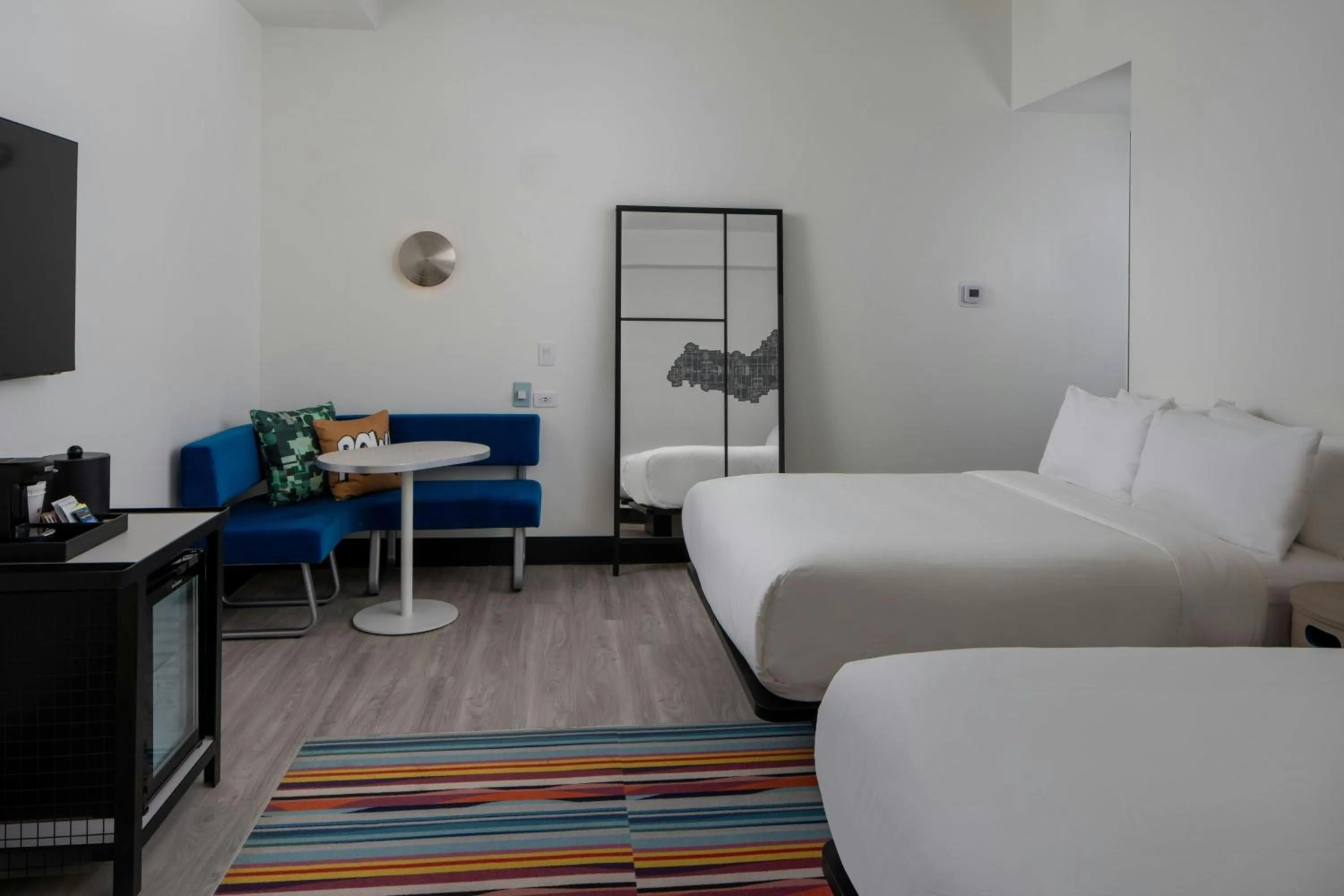 Photo of the whole room, Bed in Aloft Memphis Downtown