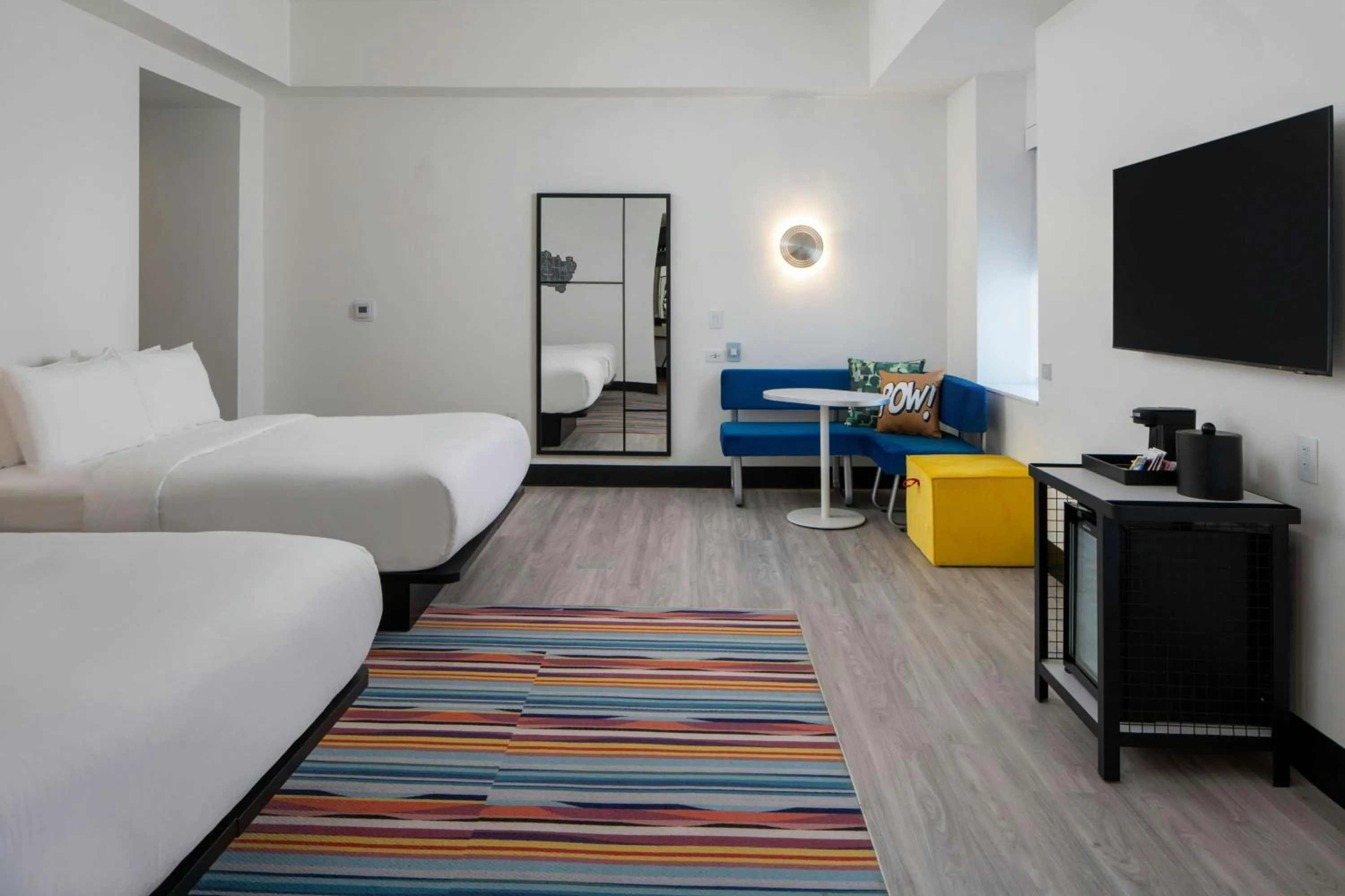 Photo of the whole room, Bed in Aloft Memphis Downtown