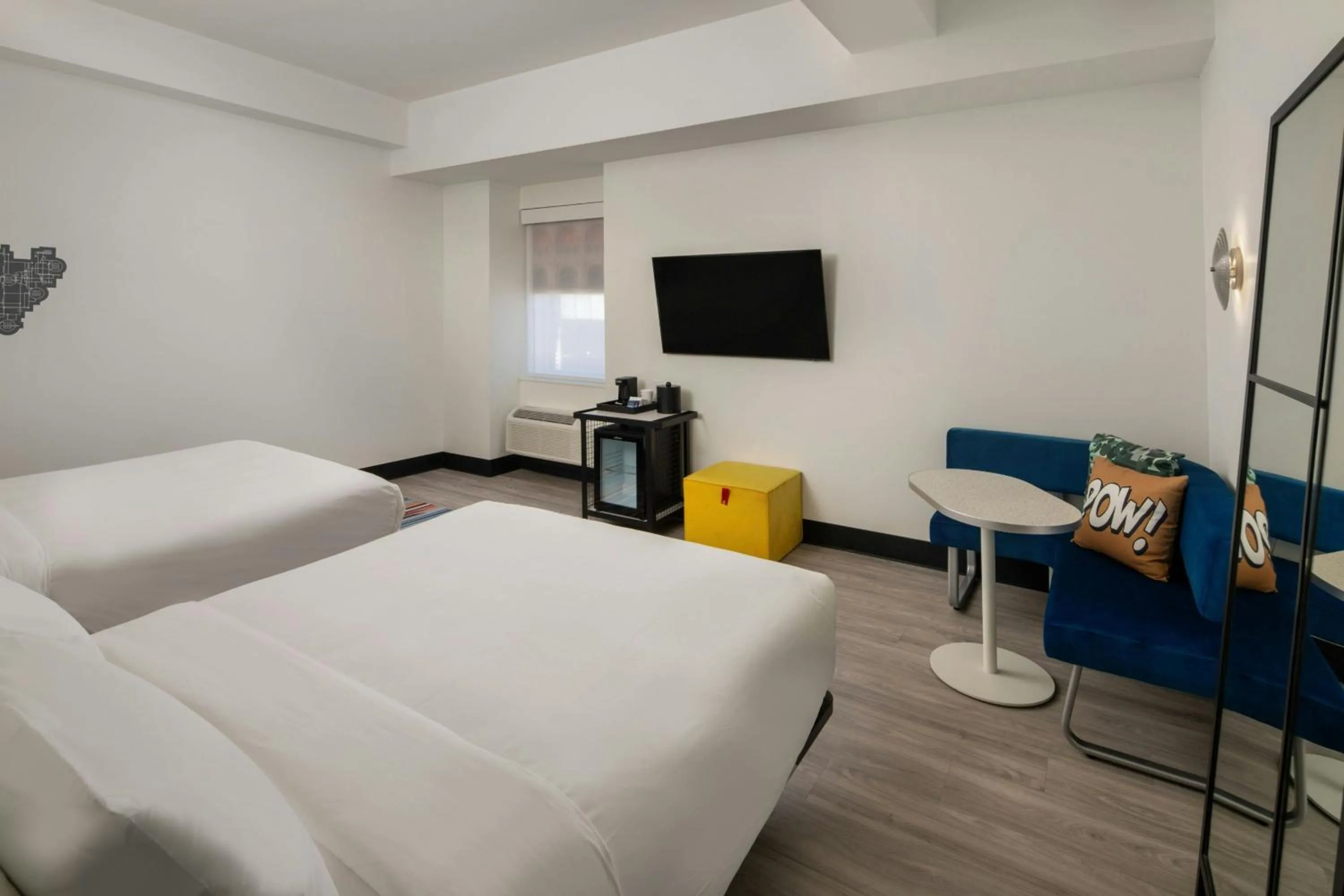 Photo of the whole room, Bed in Aloft Memphis Downtown