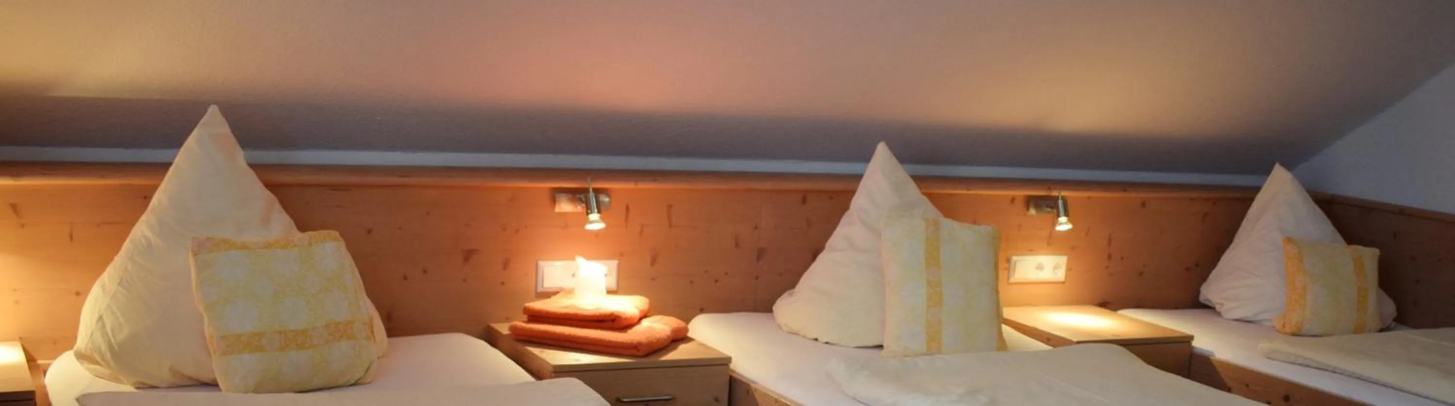 Photo of the whole room, Bed in Hotel zum Goldenen Wagen