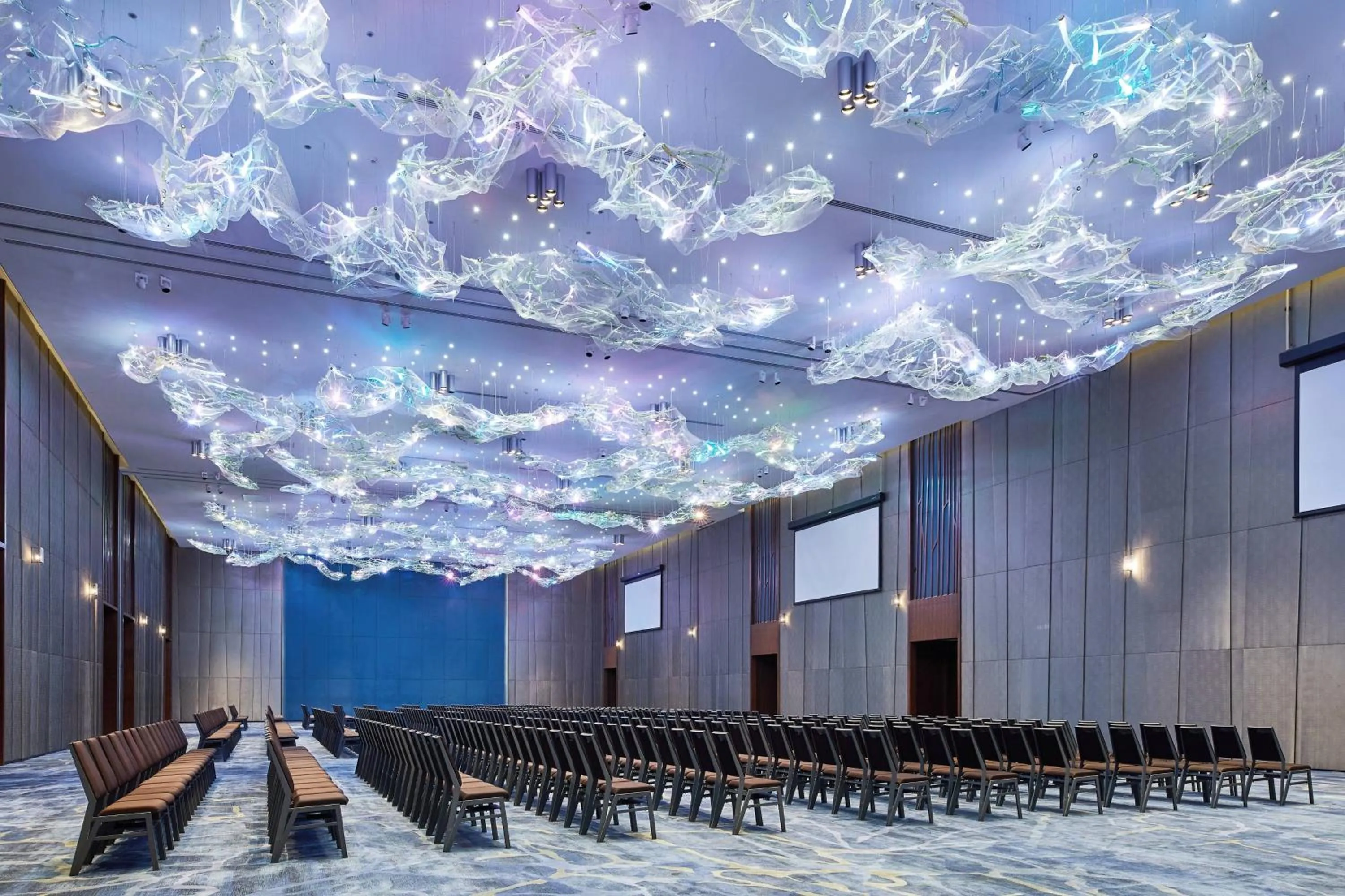 Entertainment in The Westin Blue Bay Resort & Spa