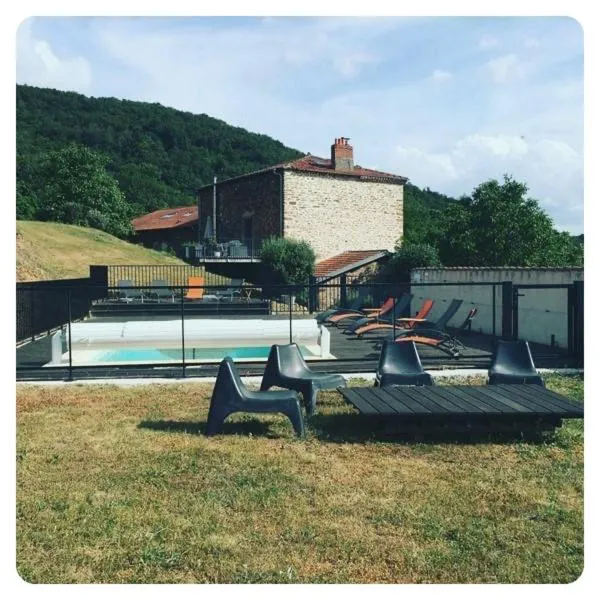 Swimming pool in la Ferme de Vazerat