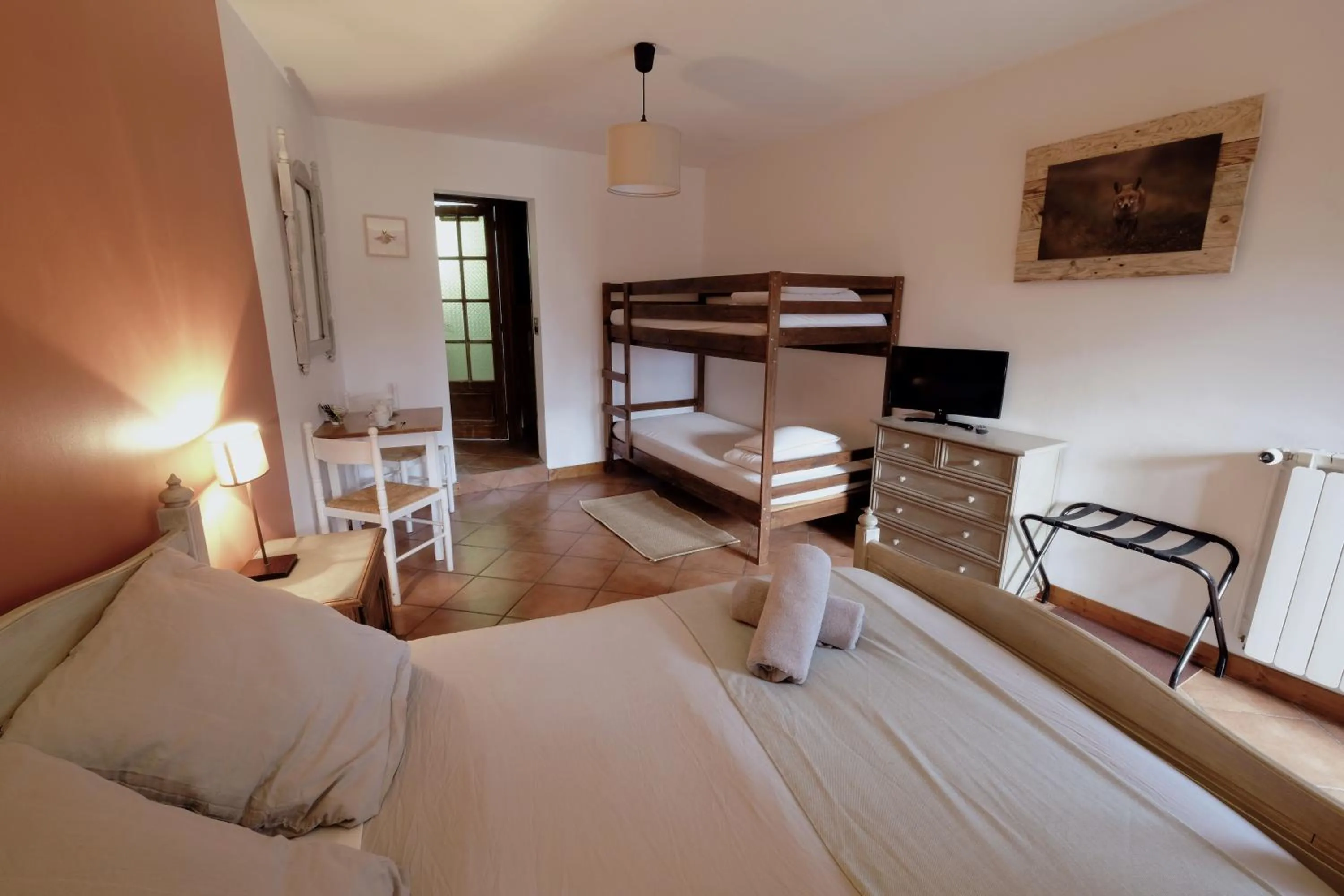 Photo of the whole room, Bed in la Ferme de Vazerat