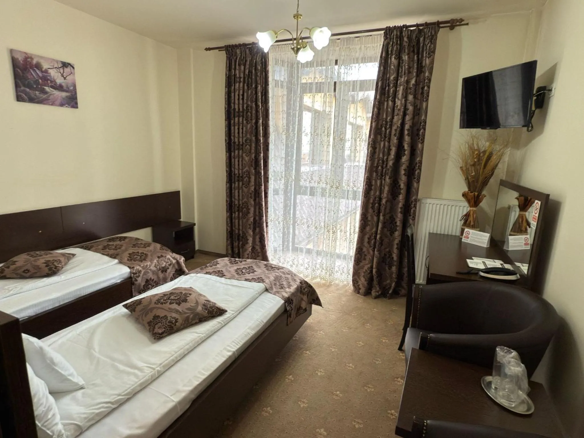 Economy Twin Room in Hotel Miky