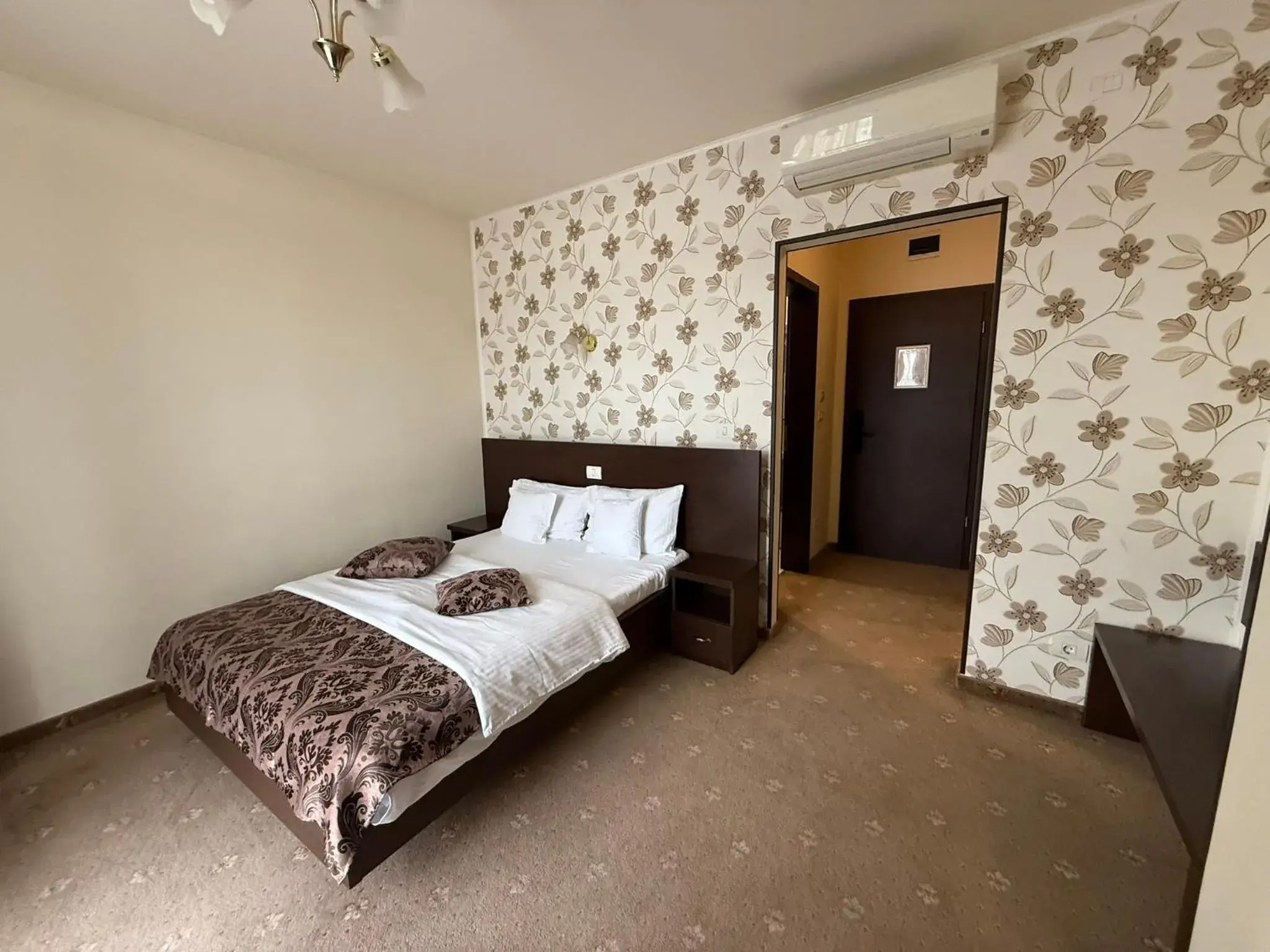 Economy Double Room in Hotel Miky Economy Double Room in Hotel Miky
