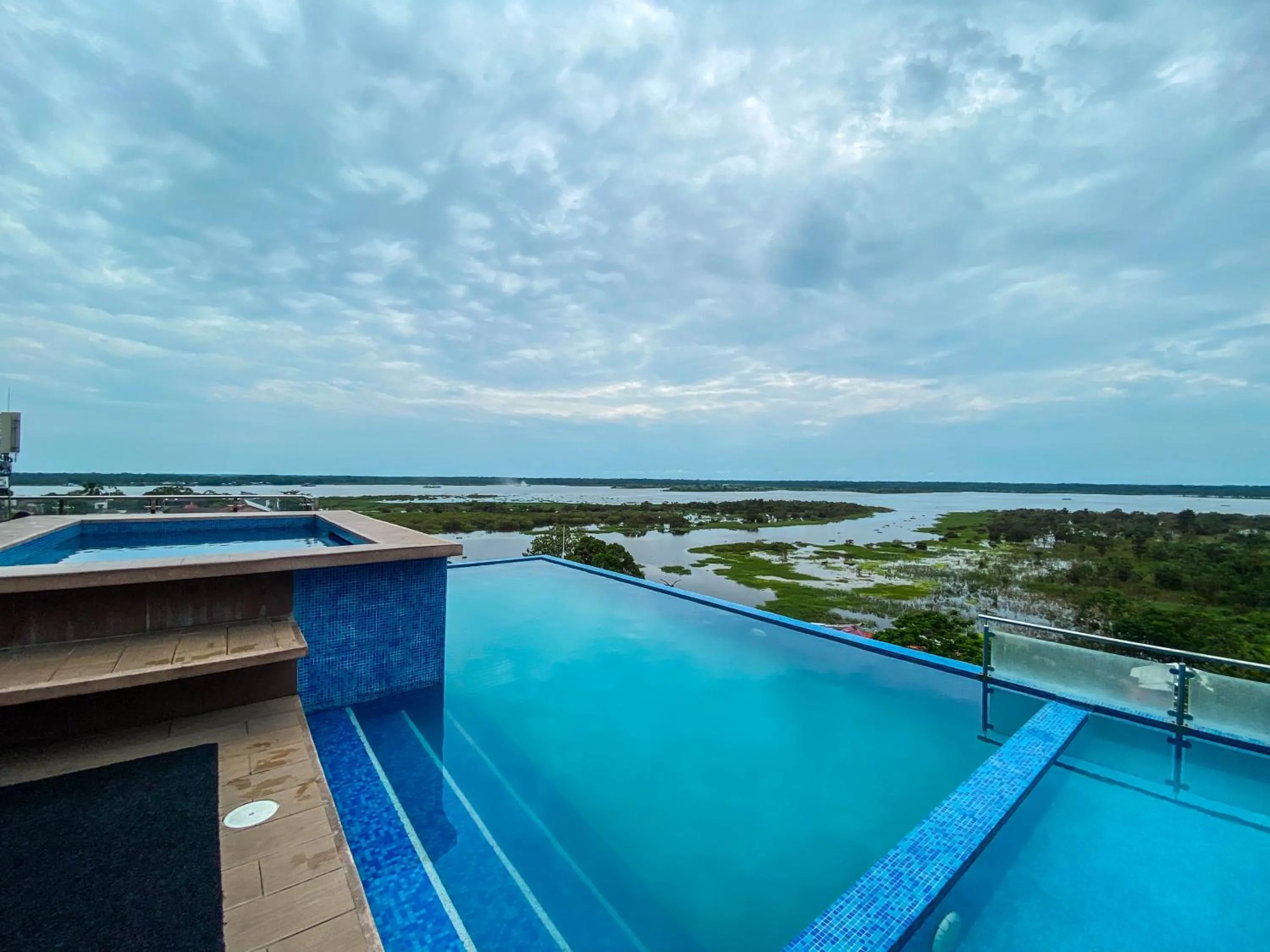 Swimming pool in Hotel de Turistas Iquitos