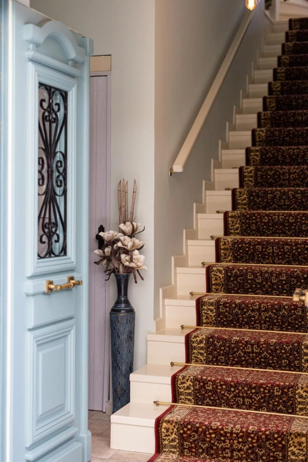 Facade/entrance in 999 Luxury Hotel