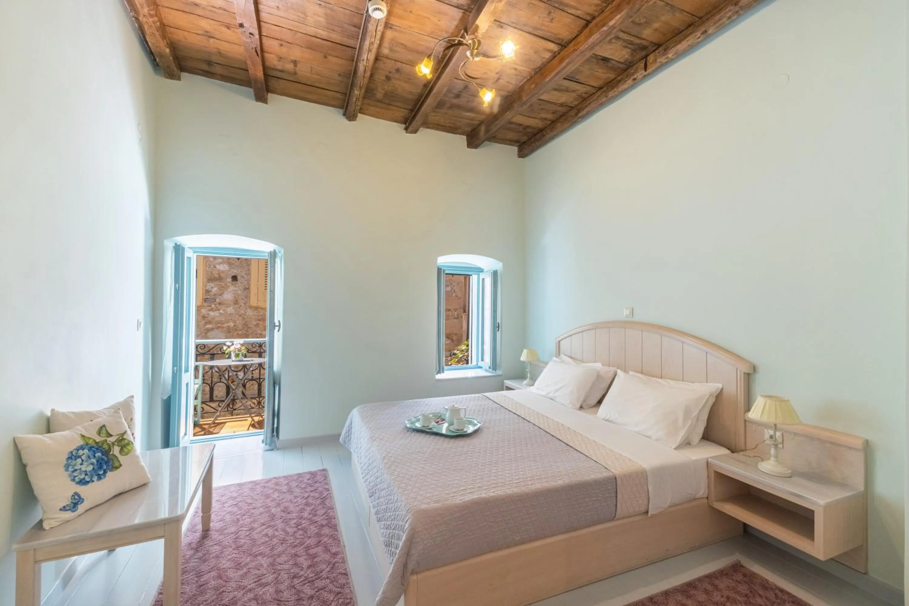 Bedroom, Bed in 999 Luxury Hotel