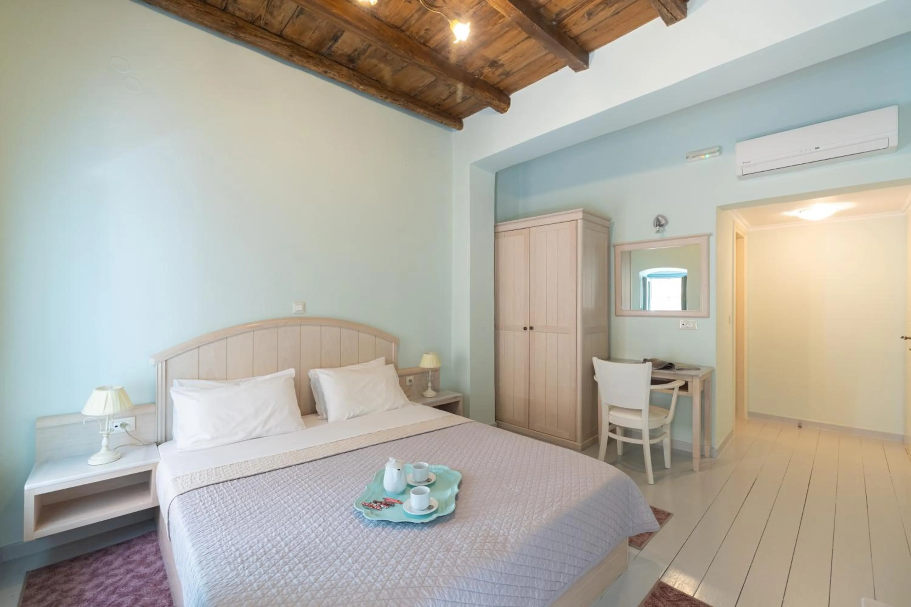 Bedroom, Bed in 999 Luxury Hotel