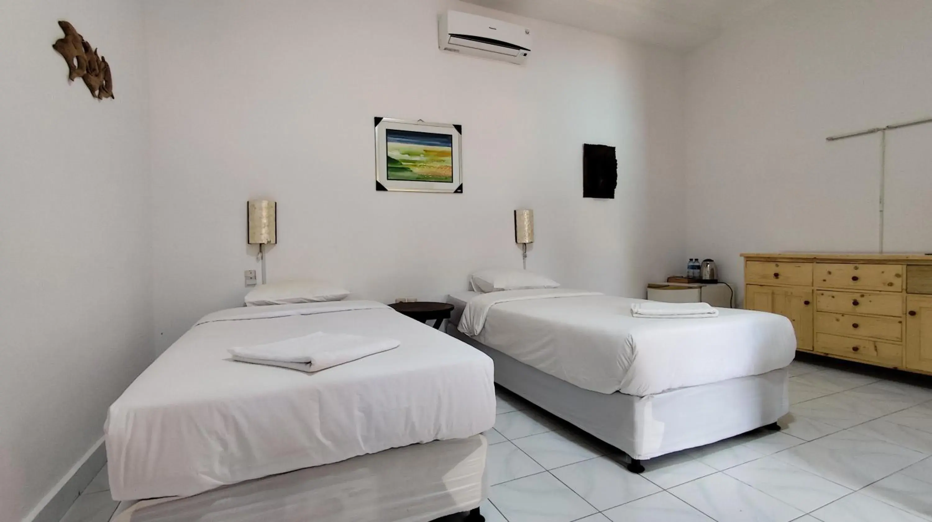 Twin Room with Pool View in Keyani Bungalows Lovina Twin Room with Pool View in Keyani Bungalows Lovina