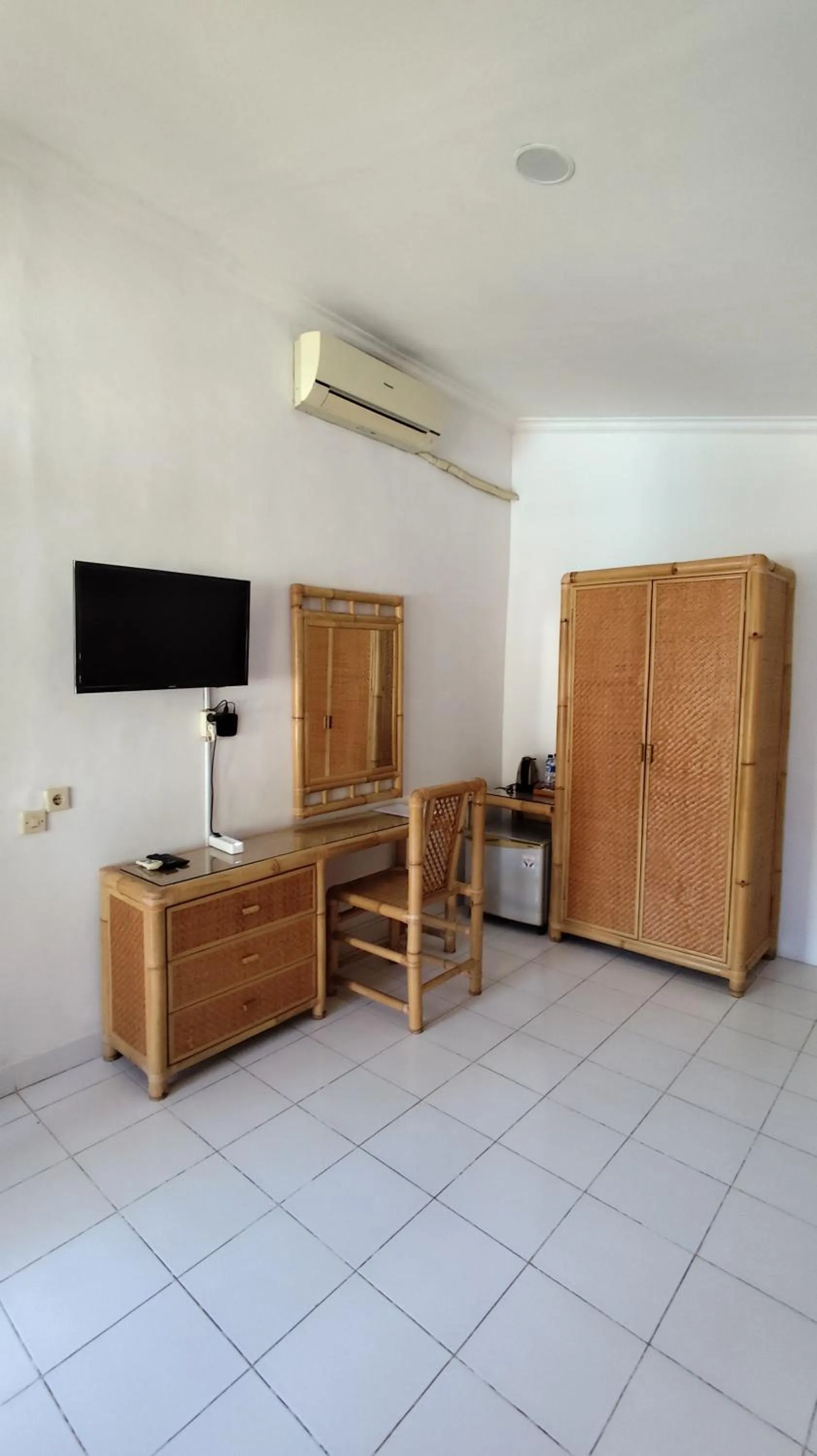 Area and facilities in Keyani Bungalows Lovina