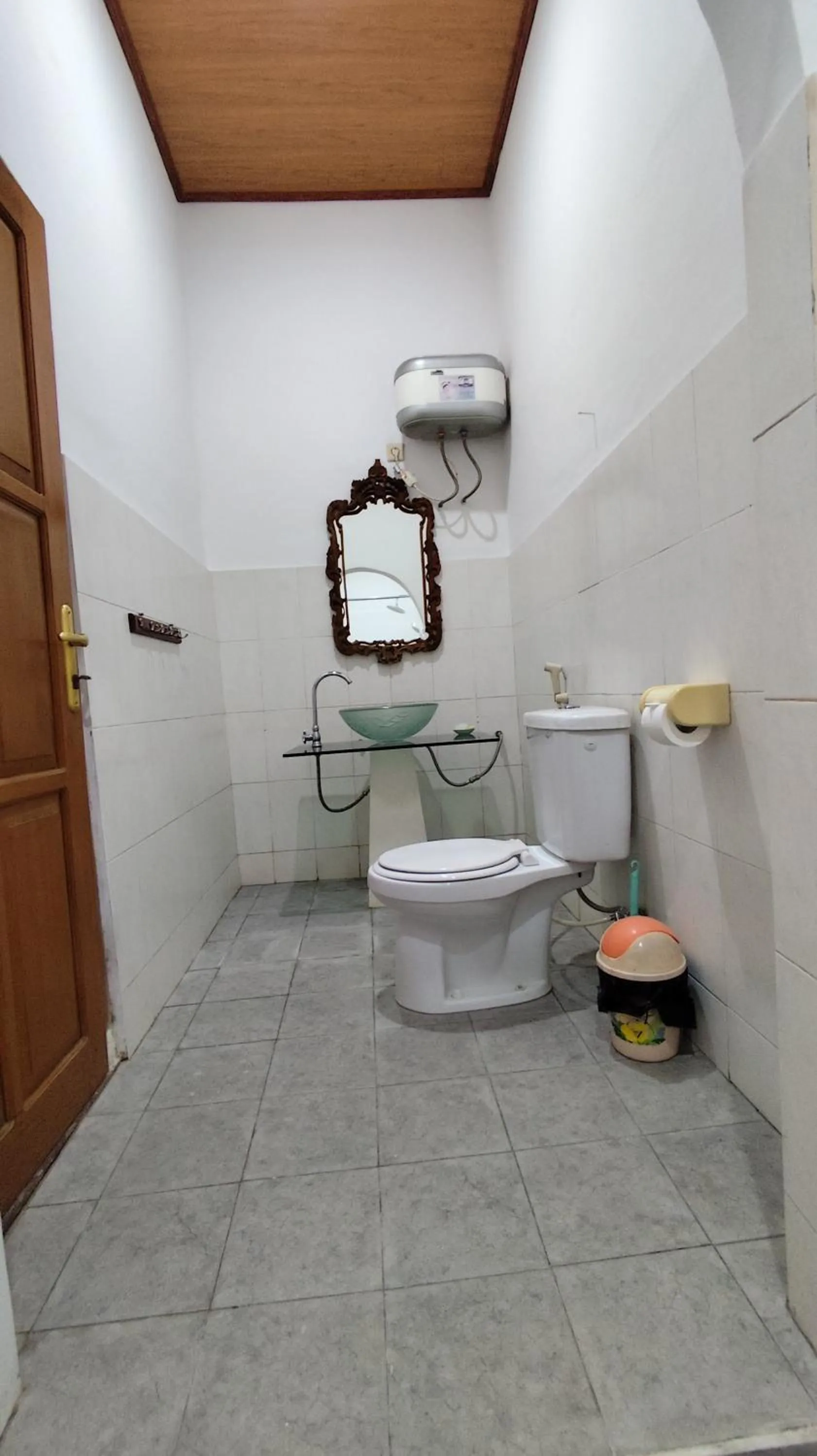 Toilet in Keyani Bungalows Lovina