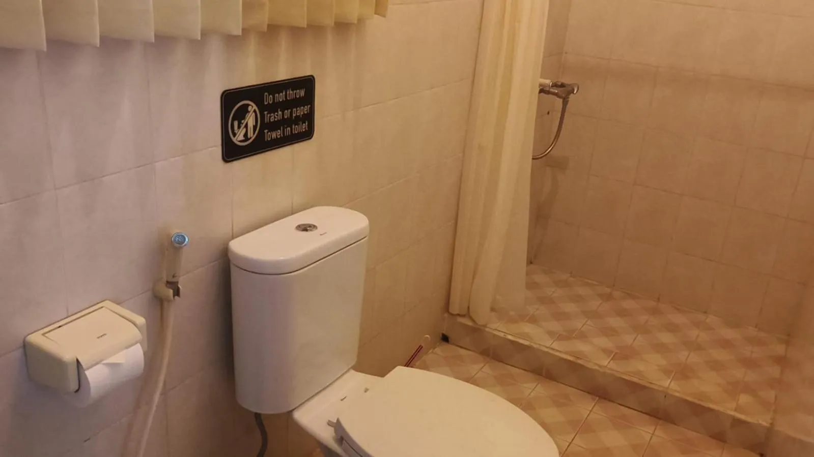 Bathroom in Keyani Bungalows Lovina