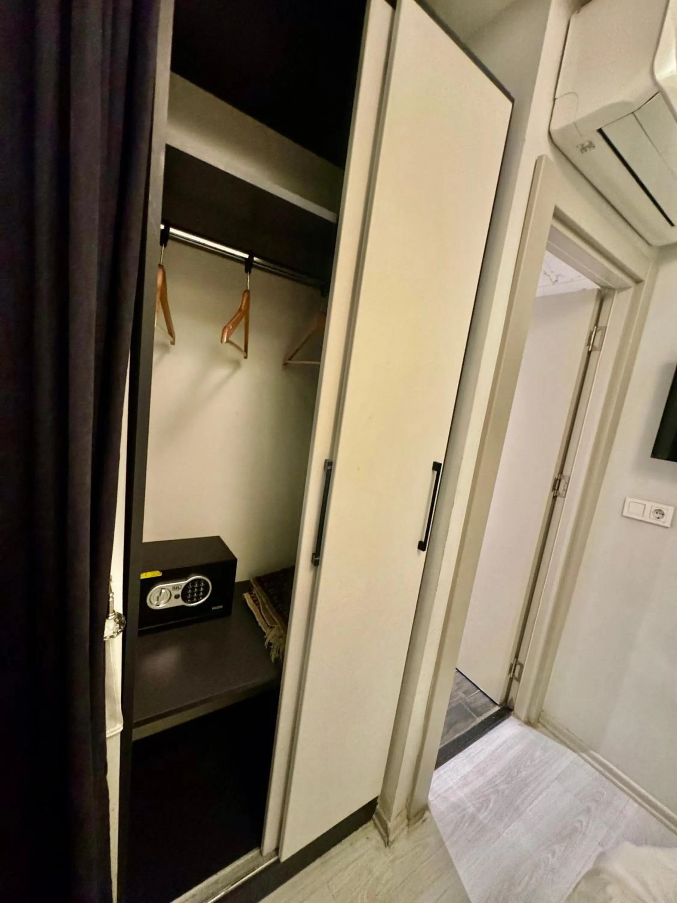 safe, Bed in Aram Edessa Hotel