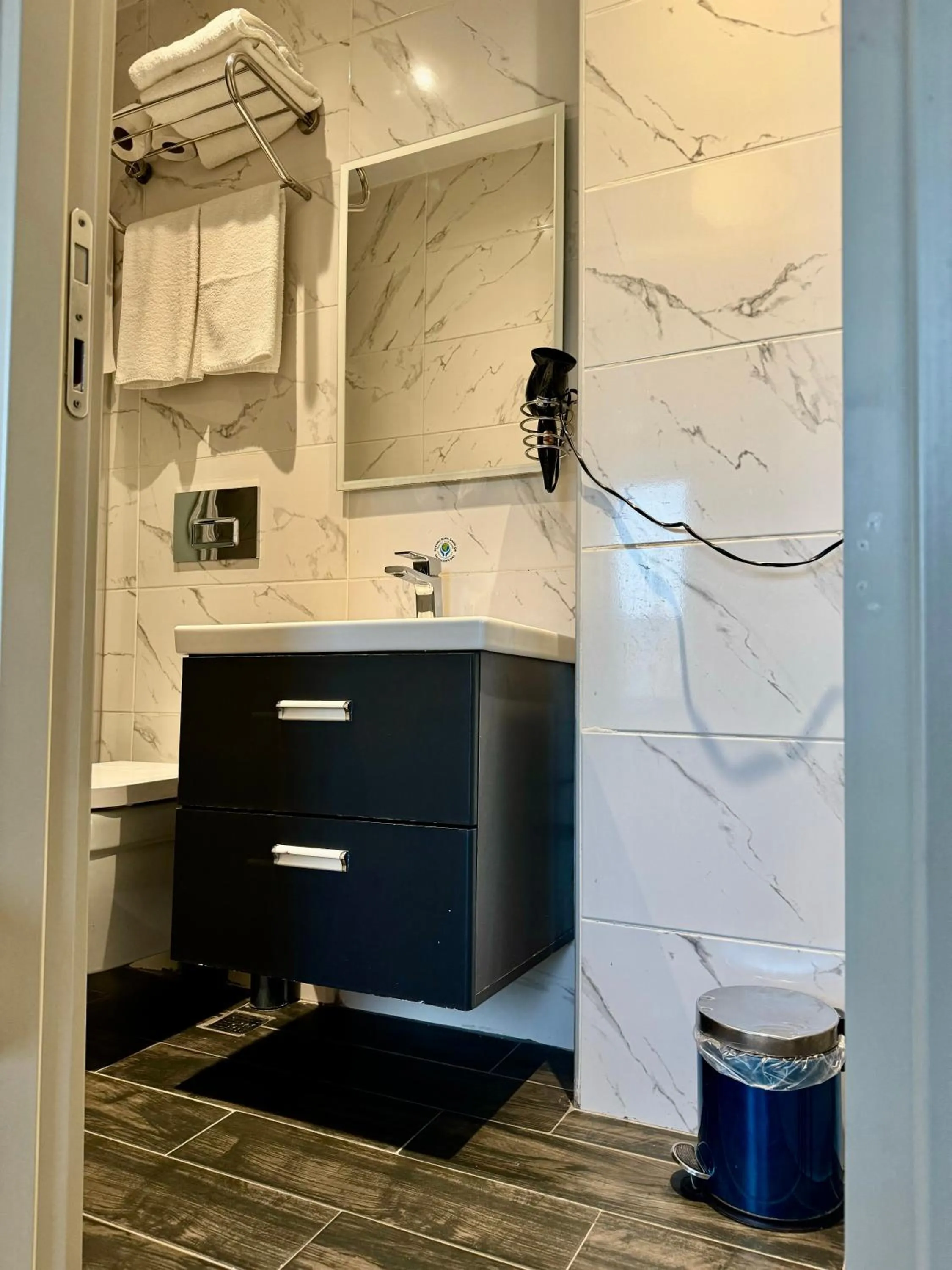 Toilet in Aram Edessa Hotel