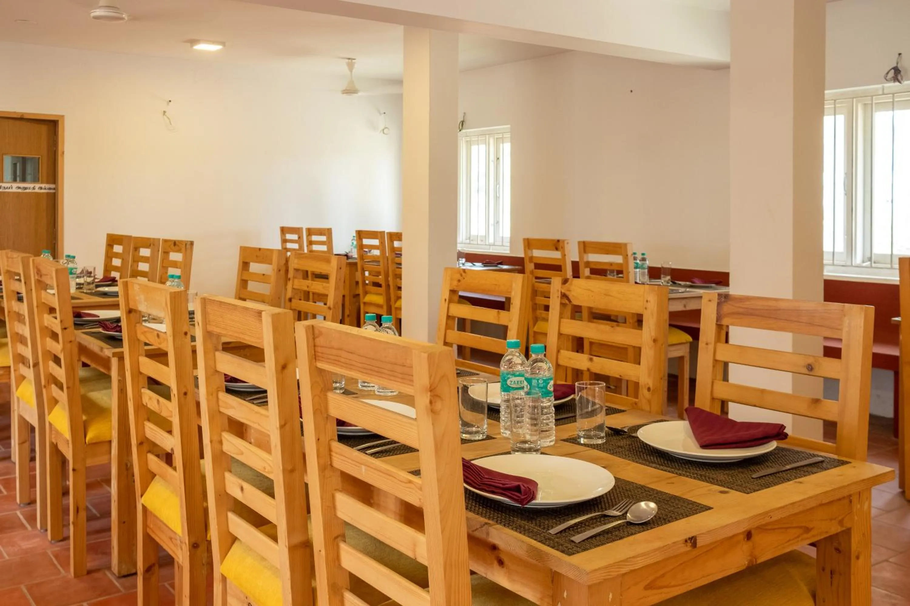 Restaurant/places to eat in La Woods Village Resort