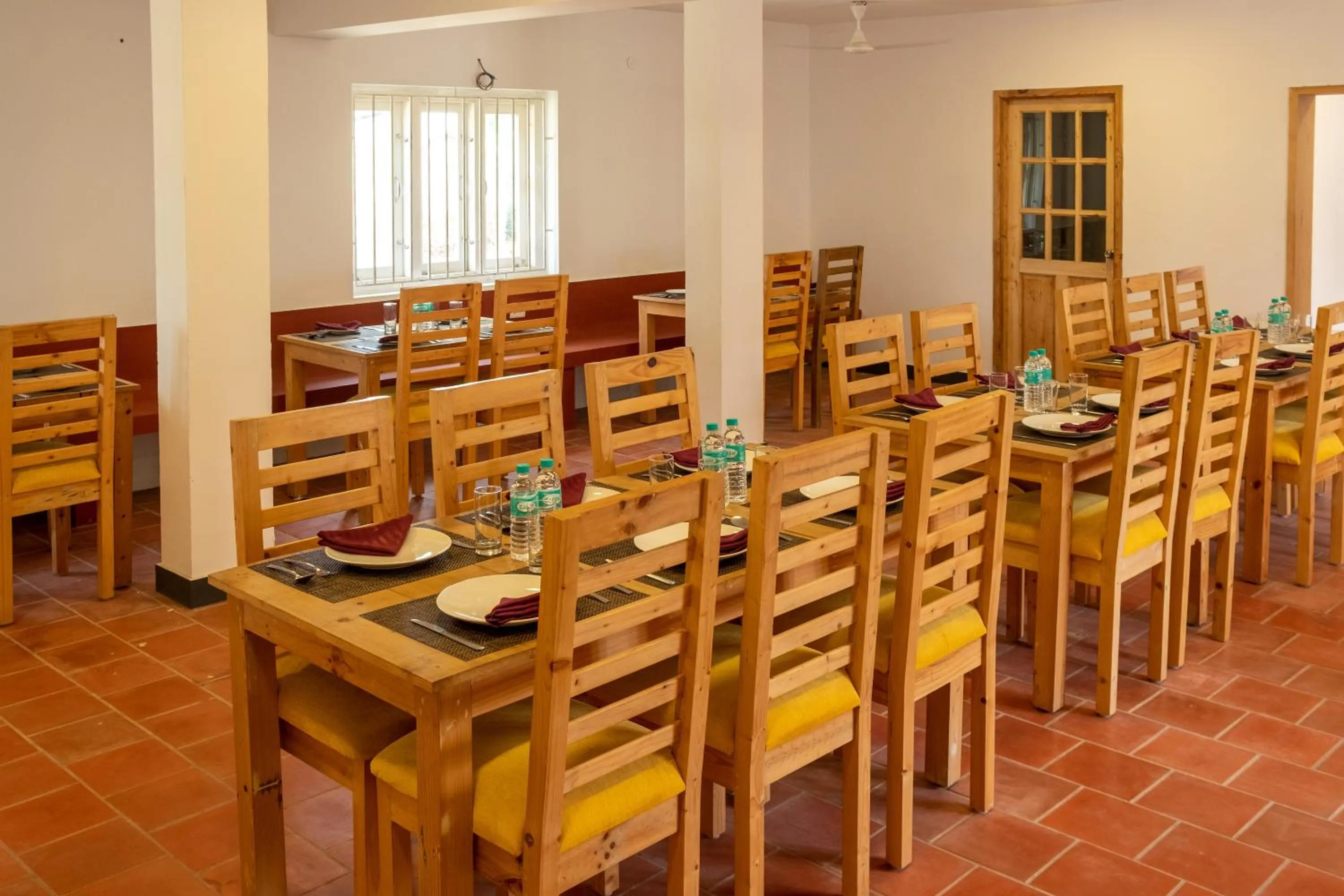 Restaurant/places to eat in La Woods Village Resort