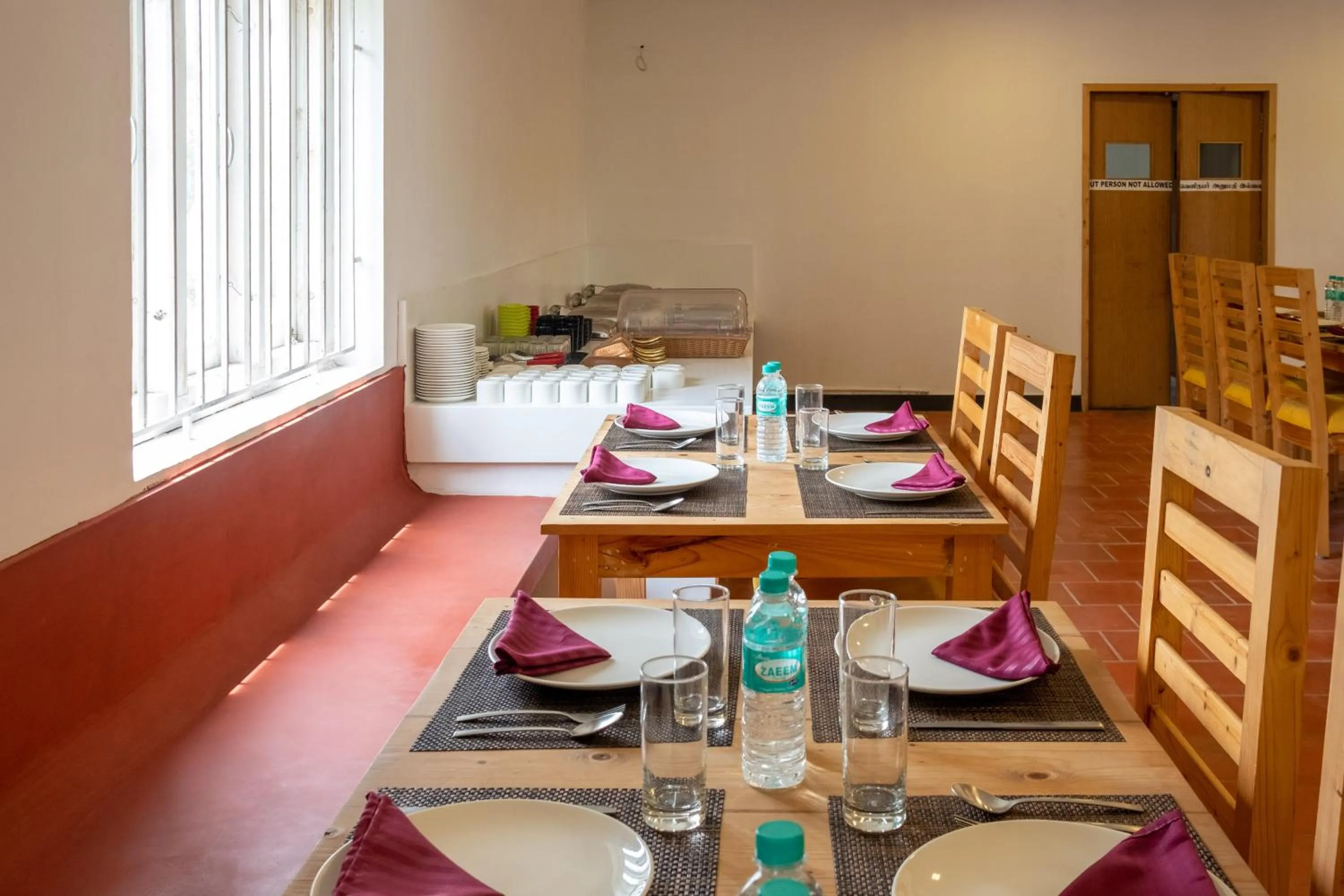 Restaurant/places to eat in La Woods Village Resort