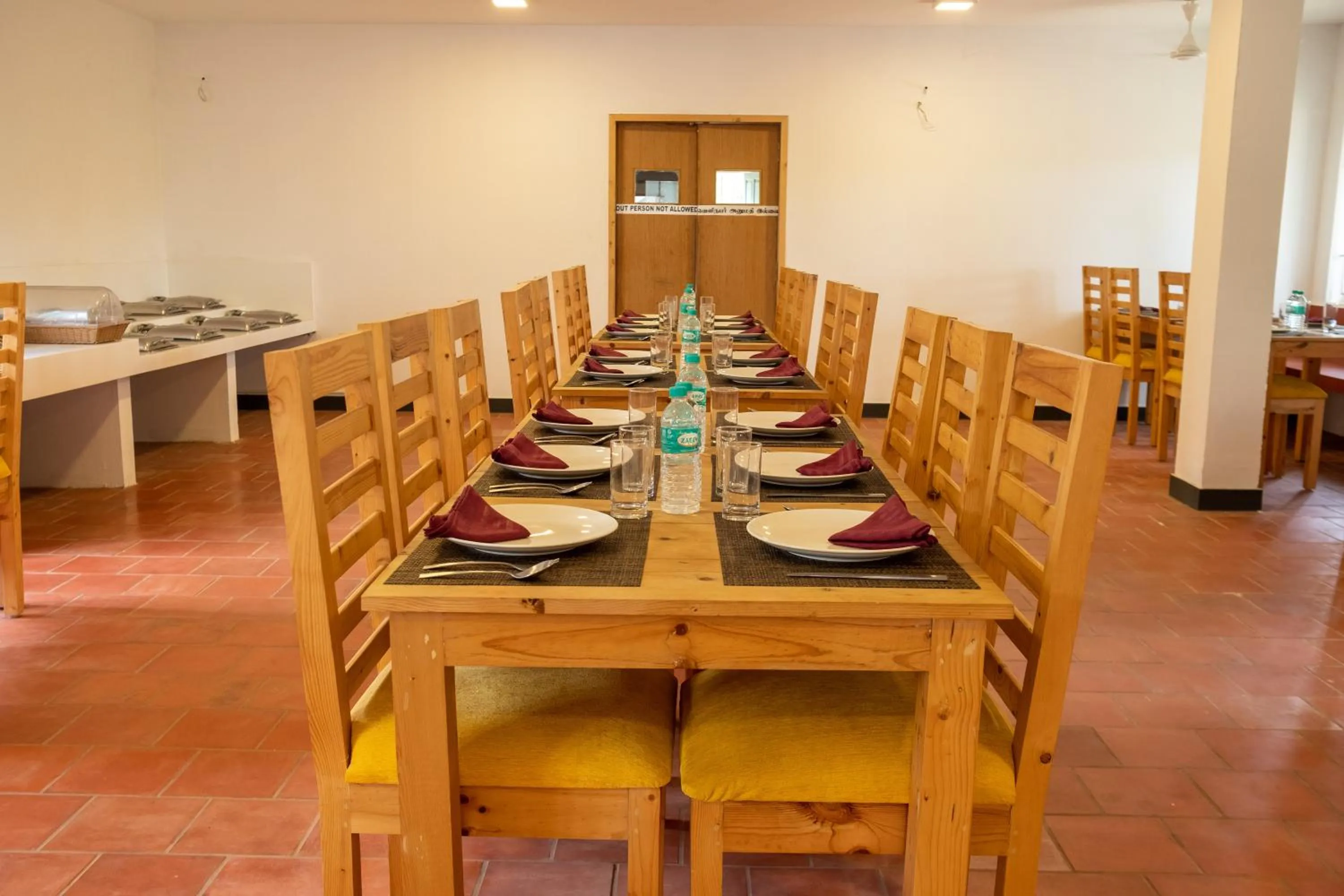 Restaurant/places to eat in La Woods Village Resort