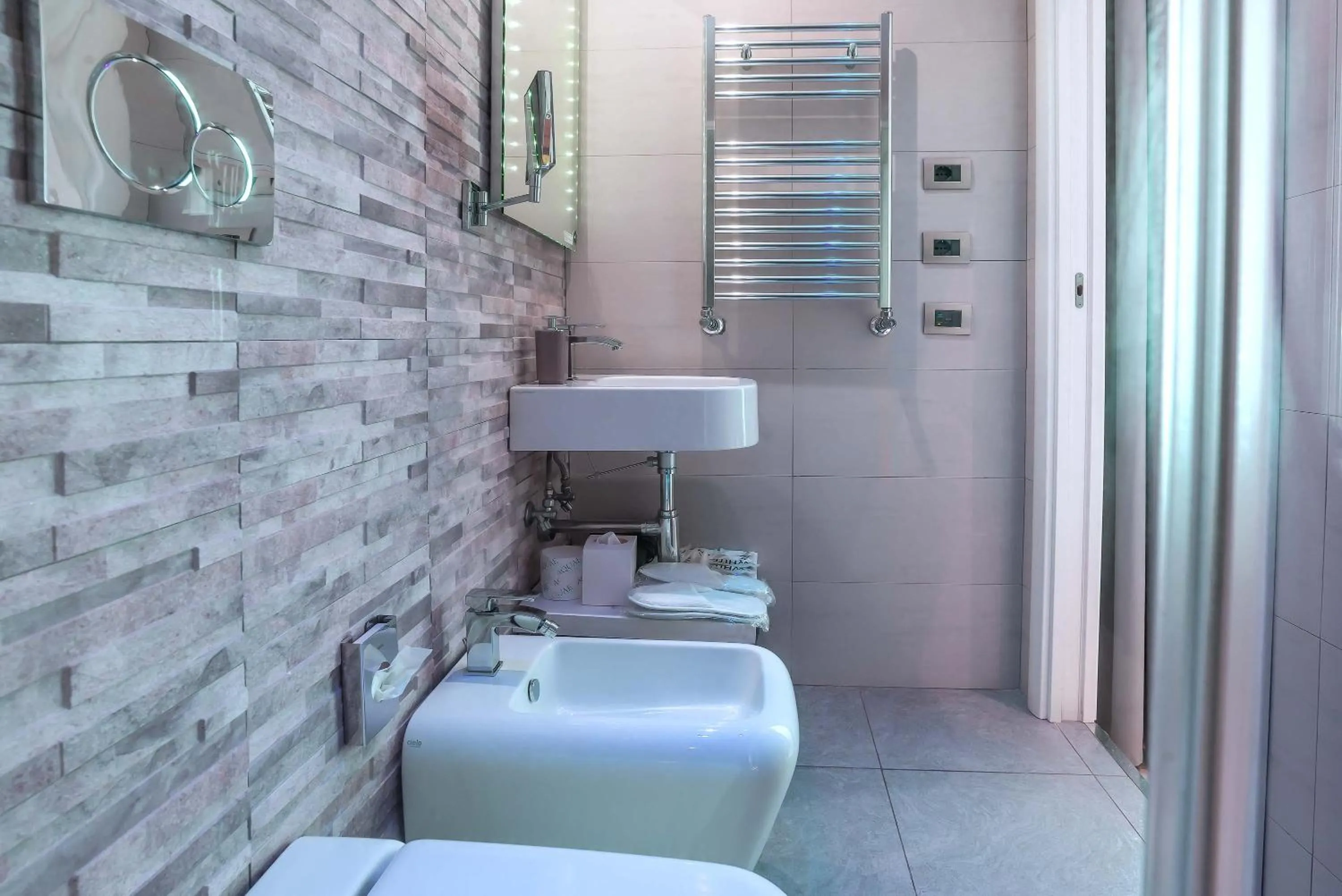 Bathroom in Pantheon Caesar Relais