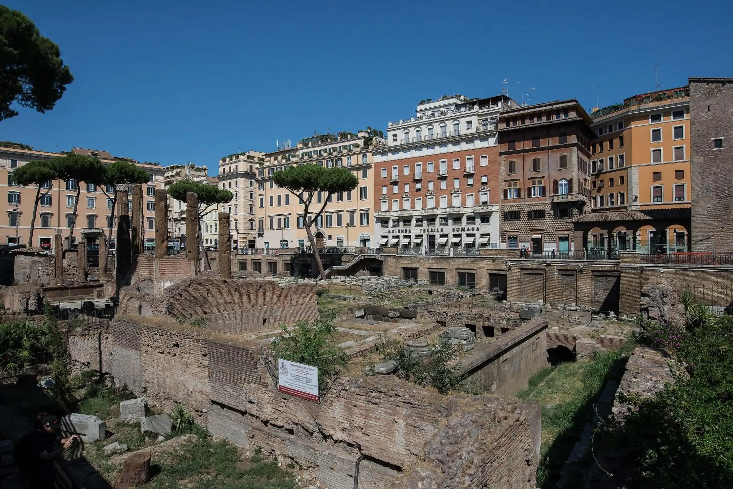 Property building in Pantheon Caesar Relais Property building in Pantheon Caesar Relais
