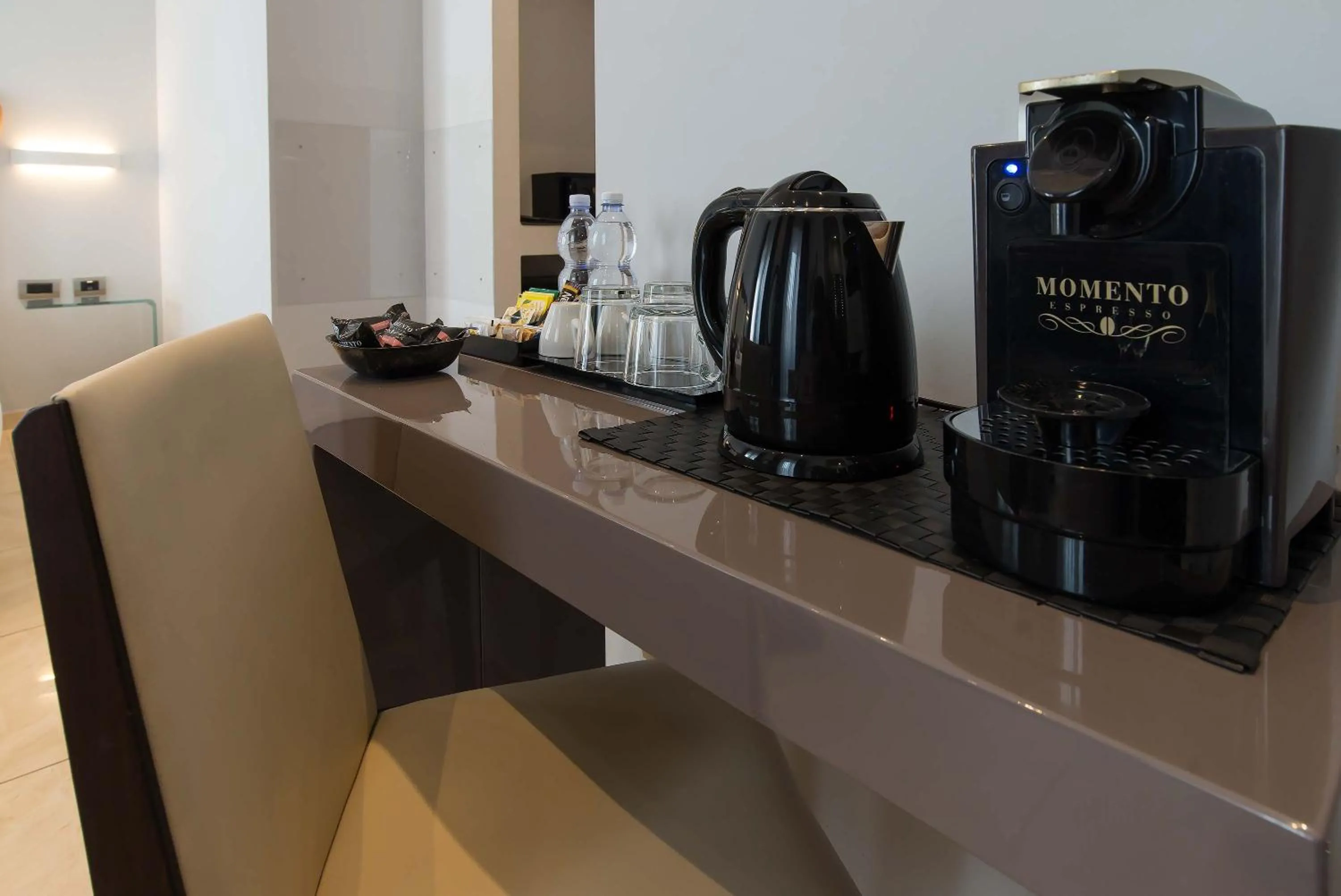 Coffee/tea facilities in Pantheon Caesar Relais