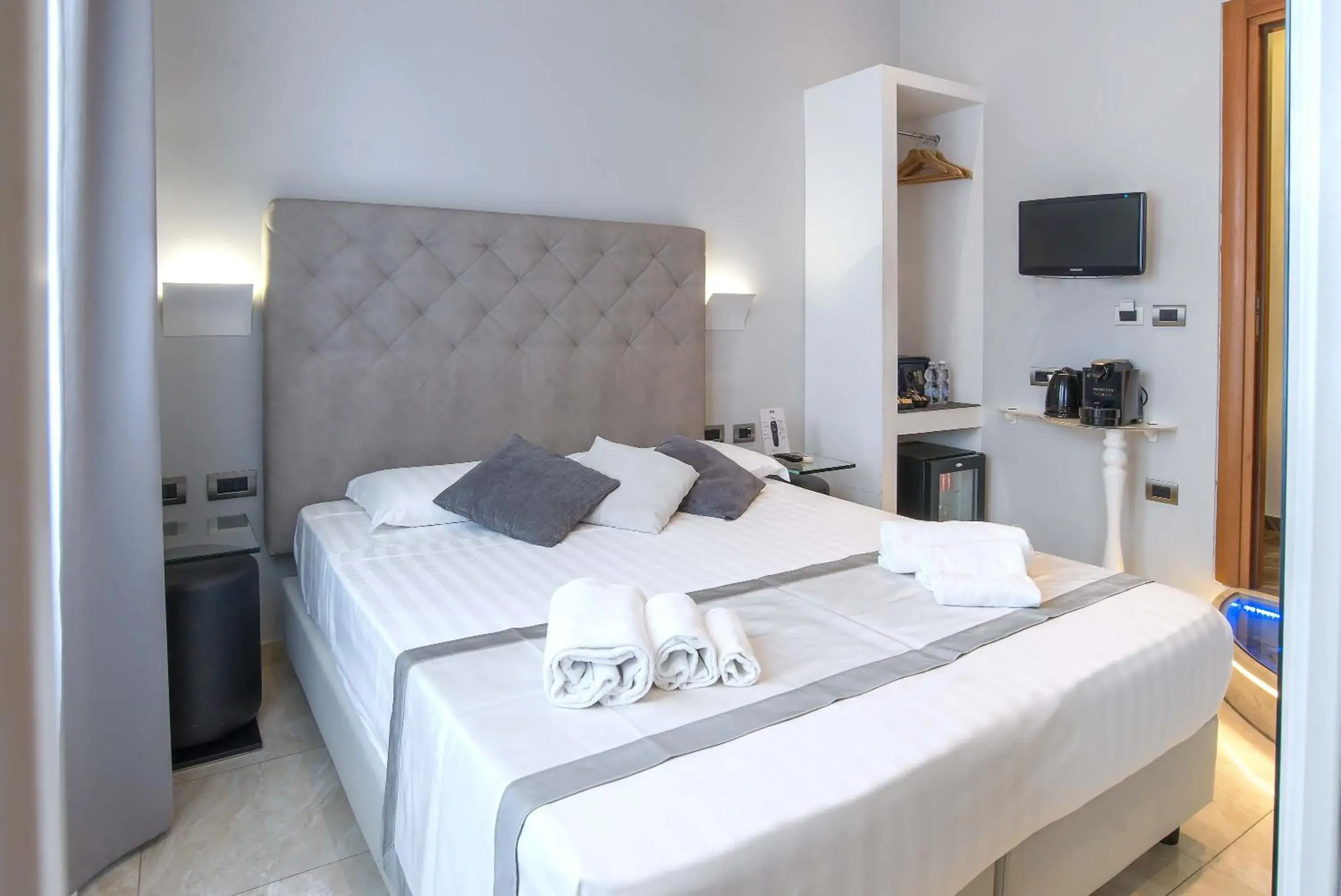 Bedroom, Bed in Pantheon Caesar Relais Bedroom, Bed in Pantheon Caesar Relais