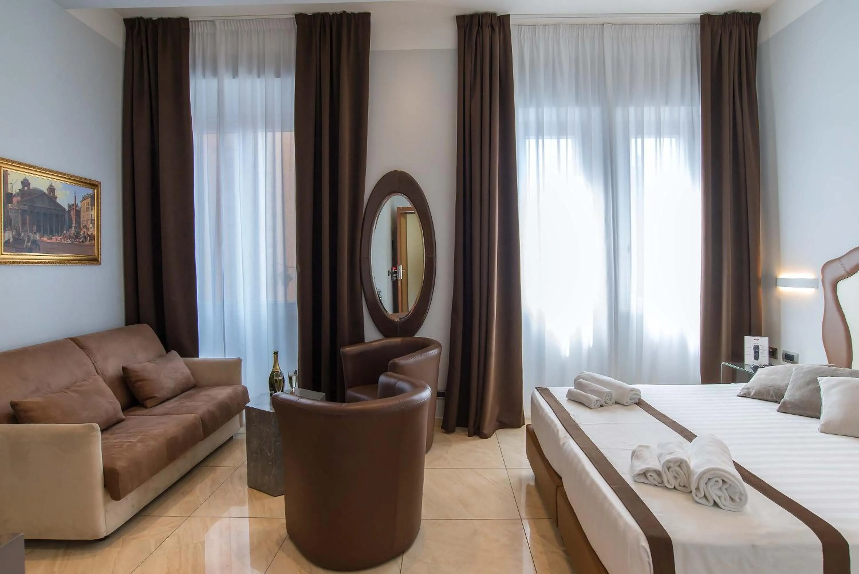 Living room, Bed in Pantheon Caesar Relais