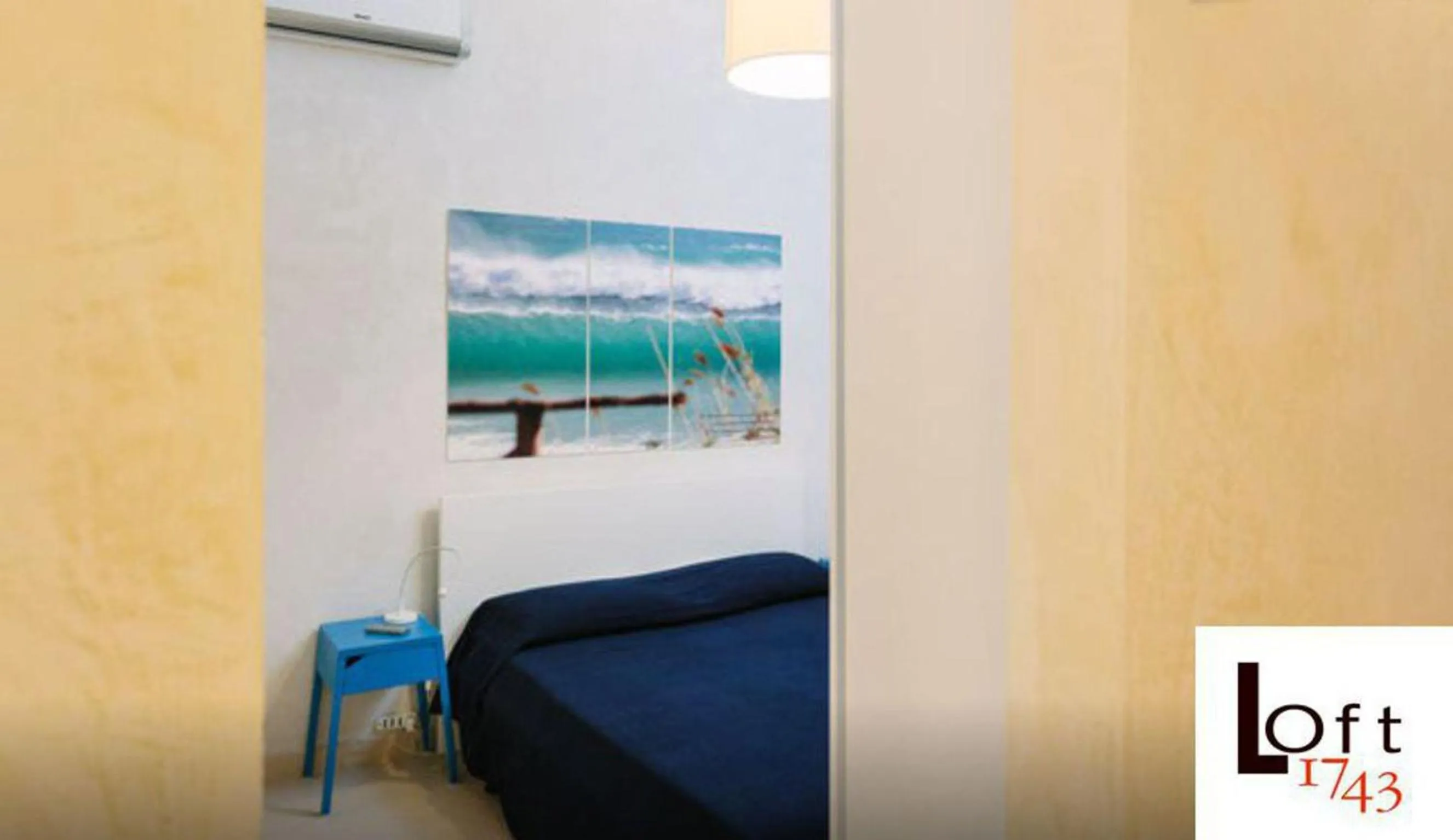 Bedroom, Bed in 1743 Loft