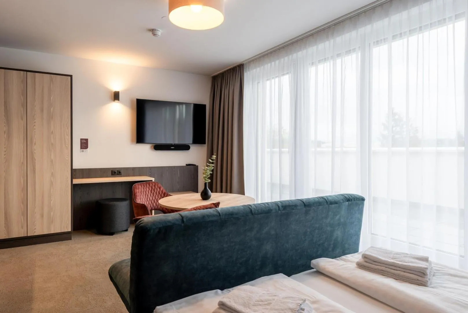 TV and multimedia, Bed in Hotel Novapart stay smart