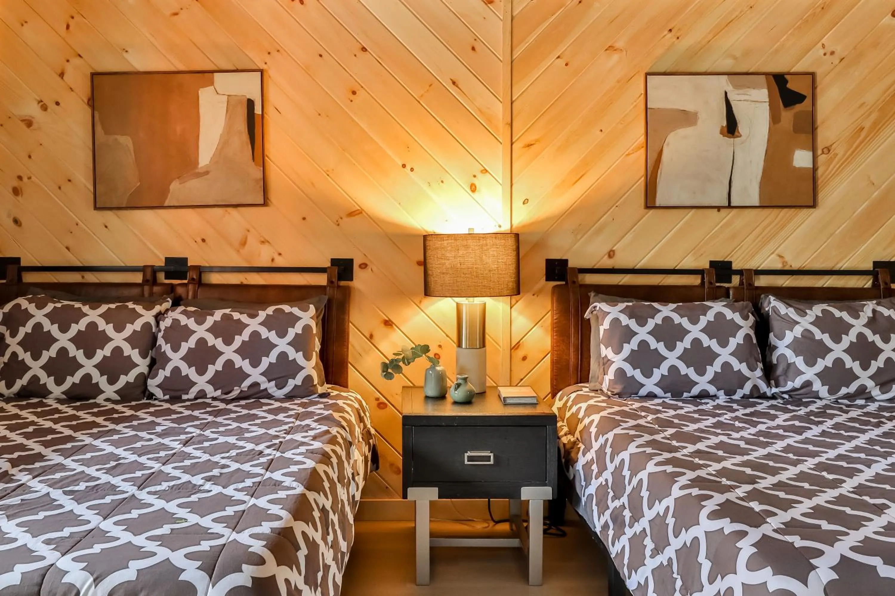 Bed in Matterhorns Hunter Lodge