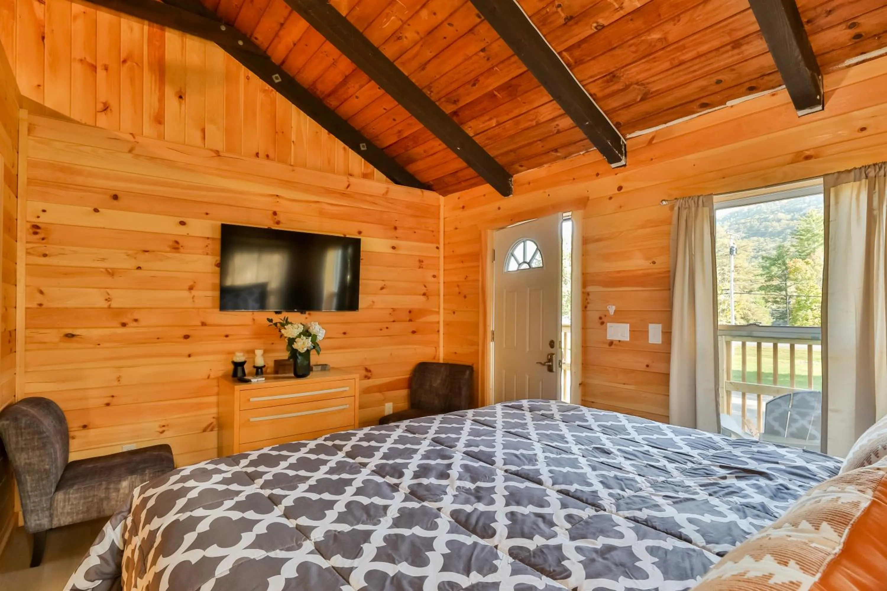 Bed in Matterhorns Hunter Lodge