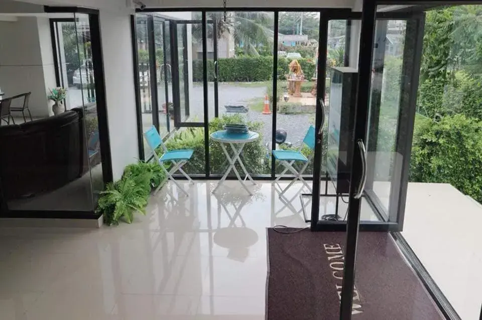 Facade/entrance in Balance room Facade/entrance in Balance room