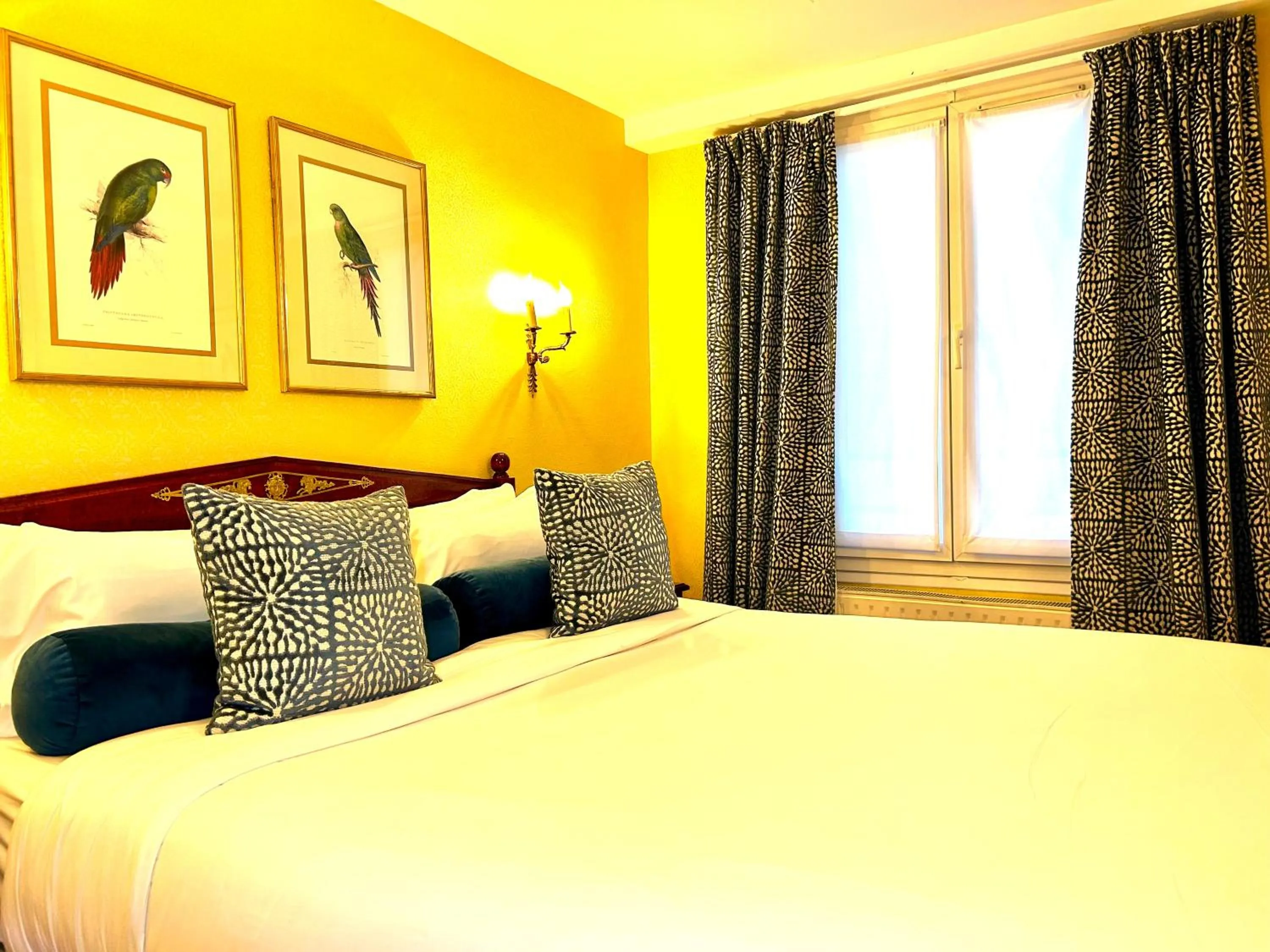 Bedroom, Bed in Hôtel de Varenne