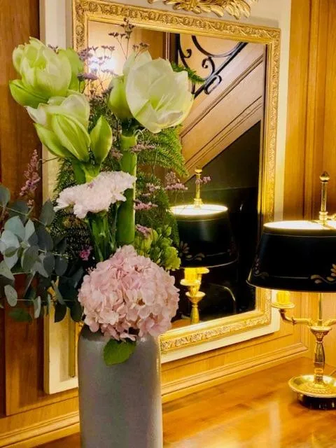 Property building in Hôtel de Varenne