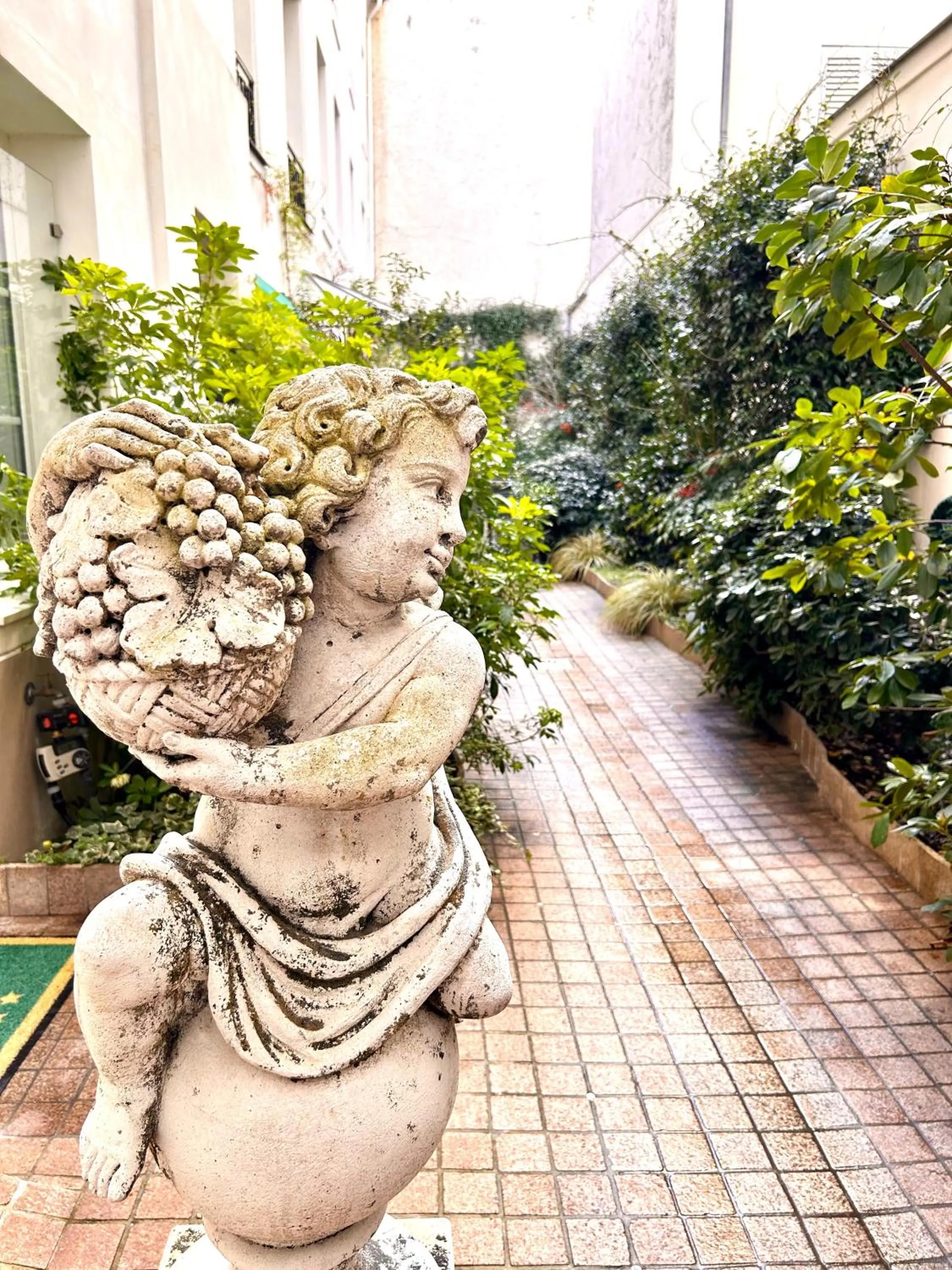 Facade/entrance in Hôtel de Varenne