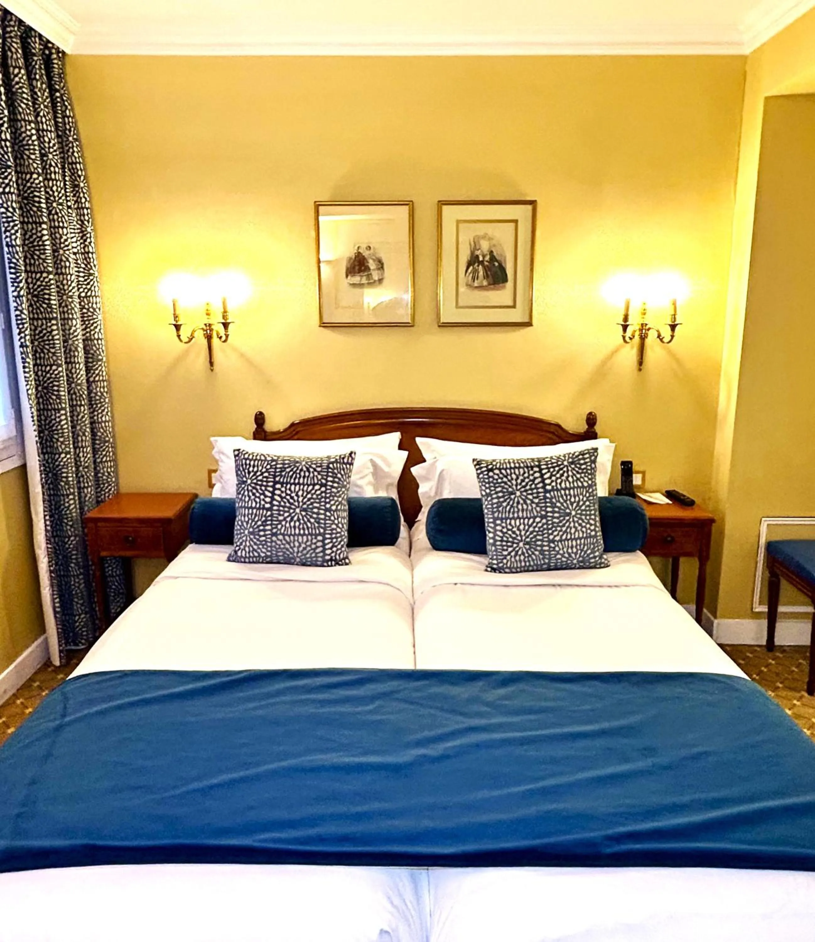 Bedroom, Bed in Hôtel de Varenne