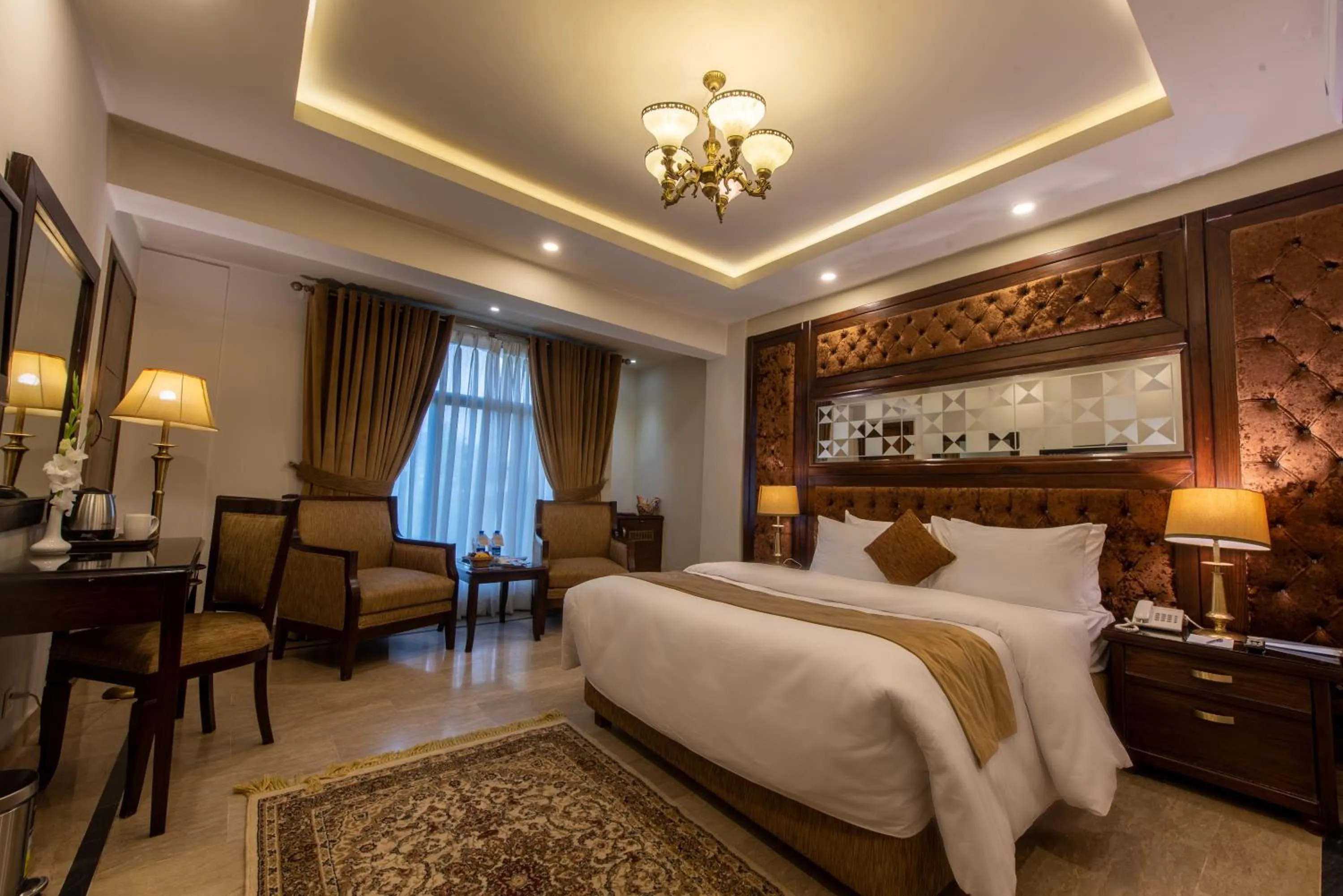 Bedroom, Bed in Envoy Continental Hotel, Blue Area, Islamabad