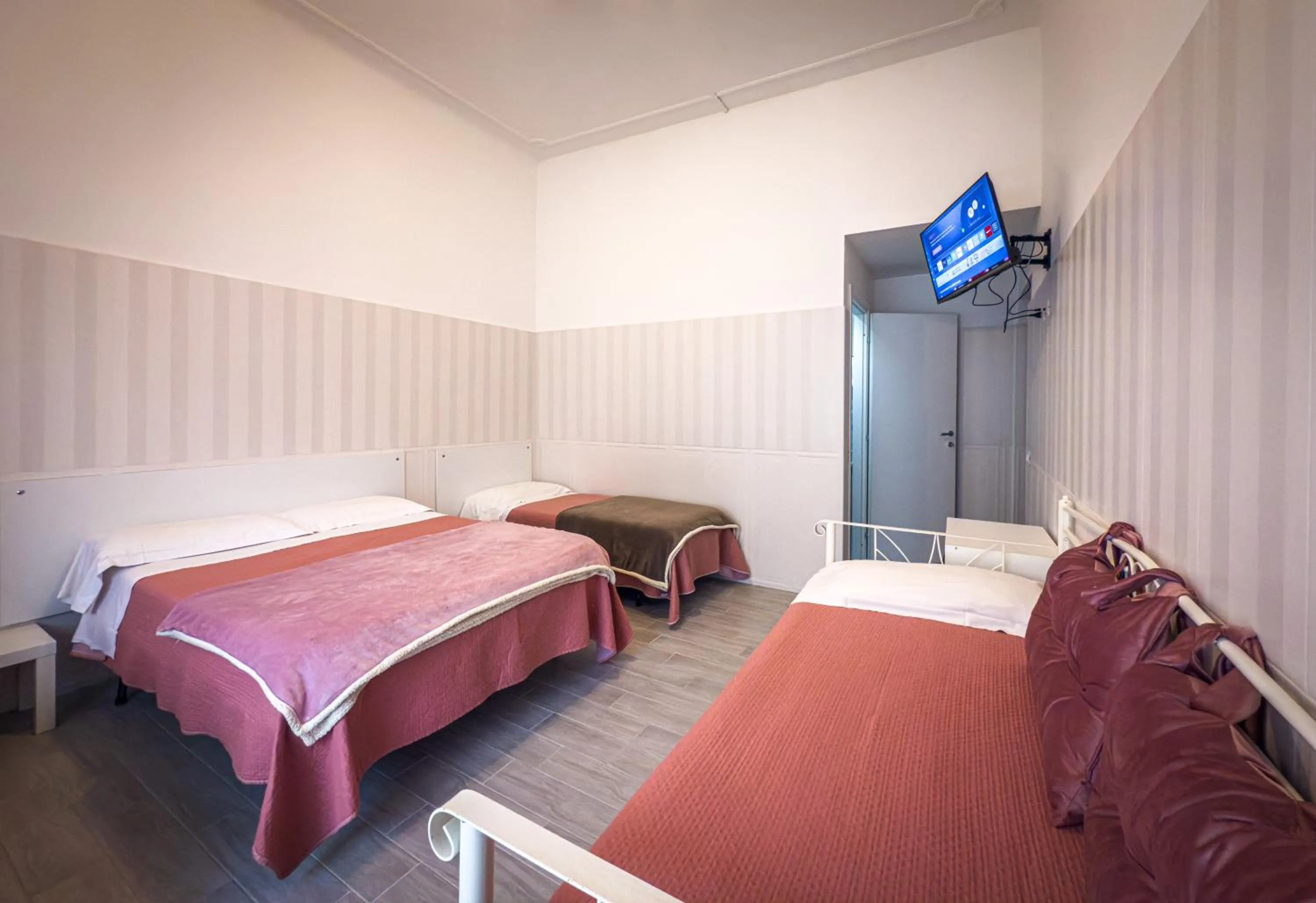 Bed in Hotel Giada Roma