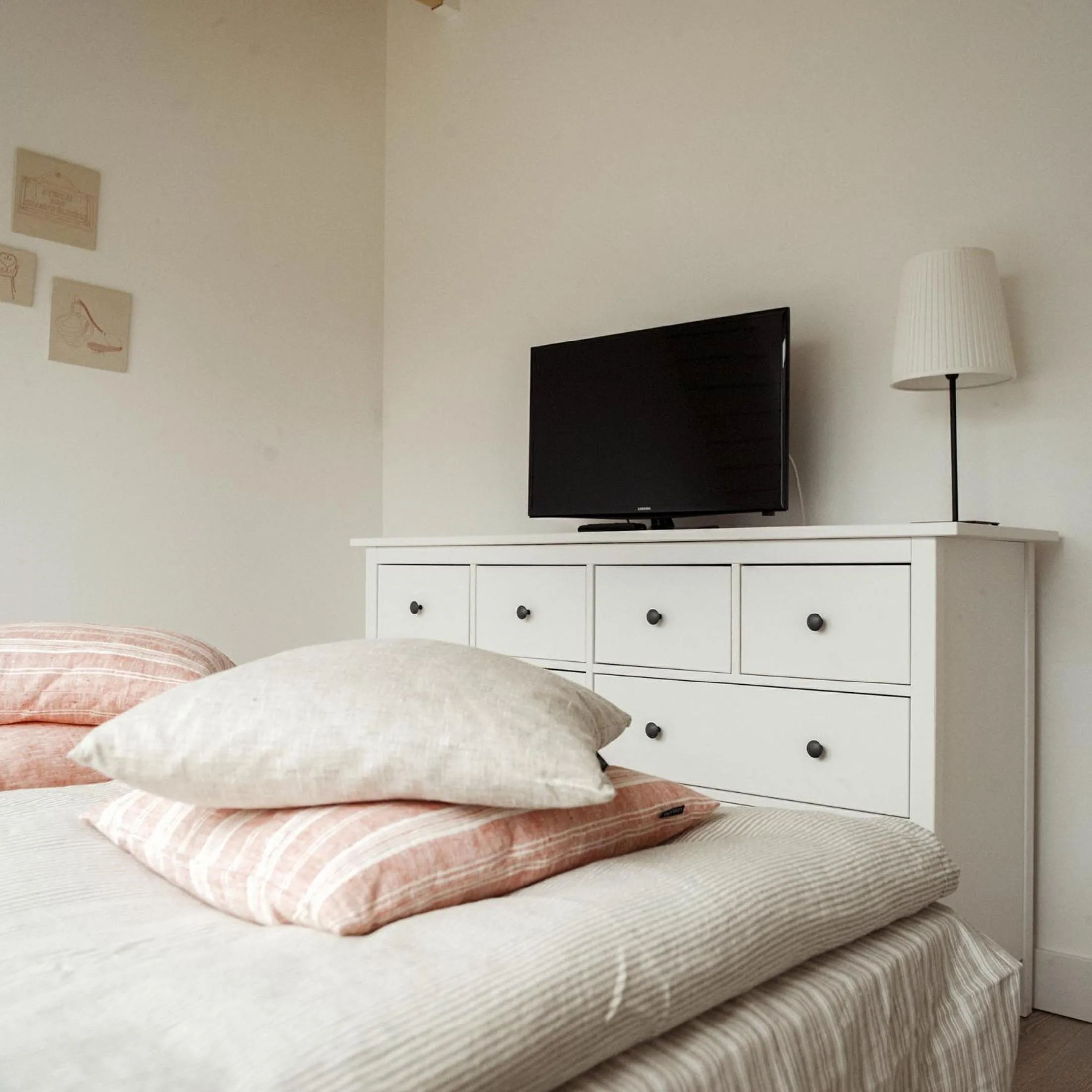 Bed in Domi Lini