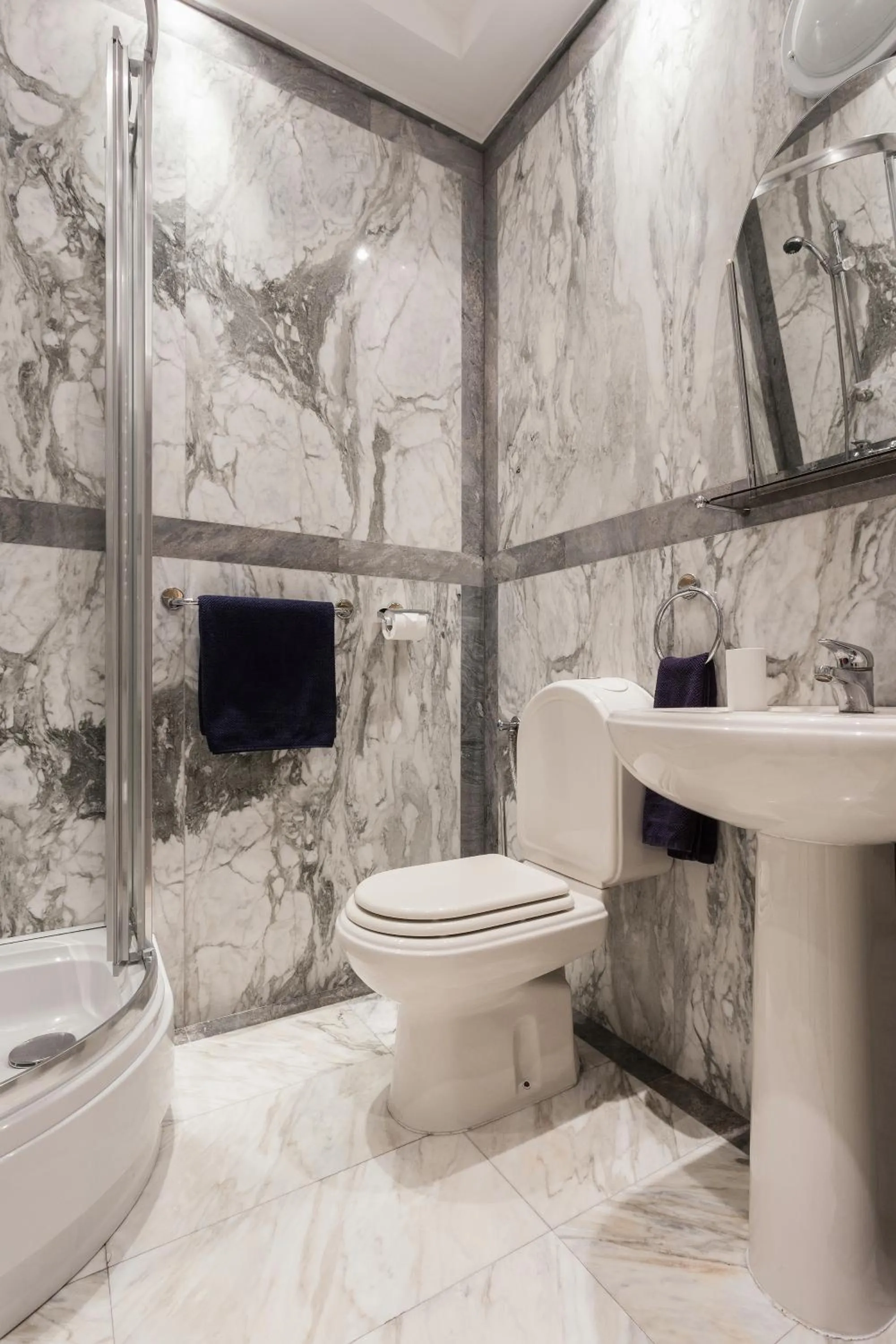 Shower in Mon Plaisir