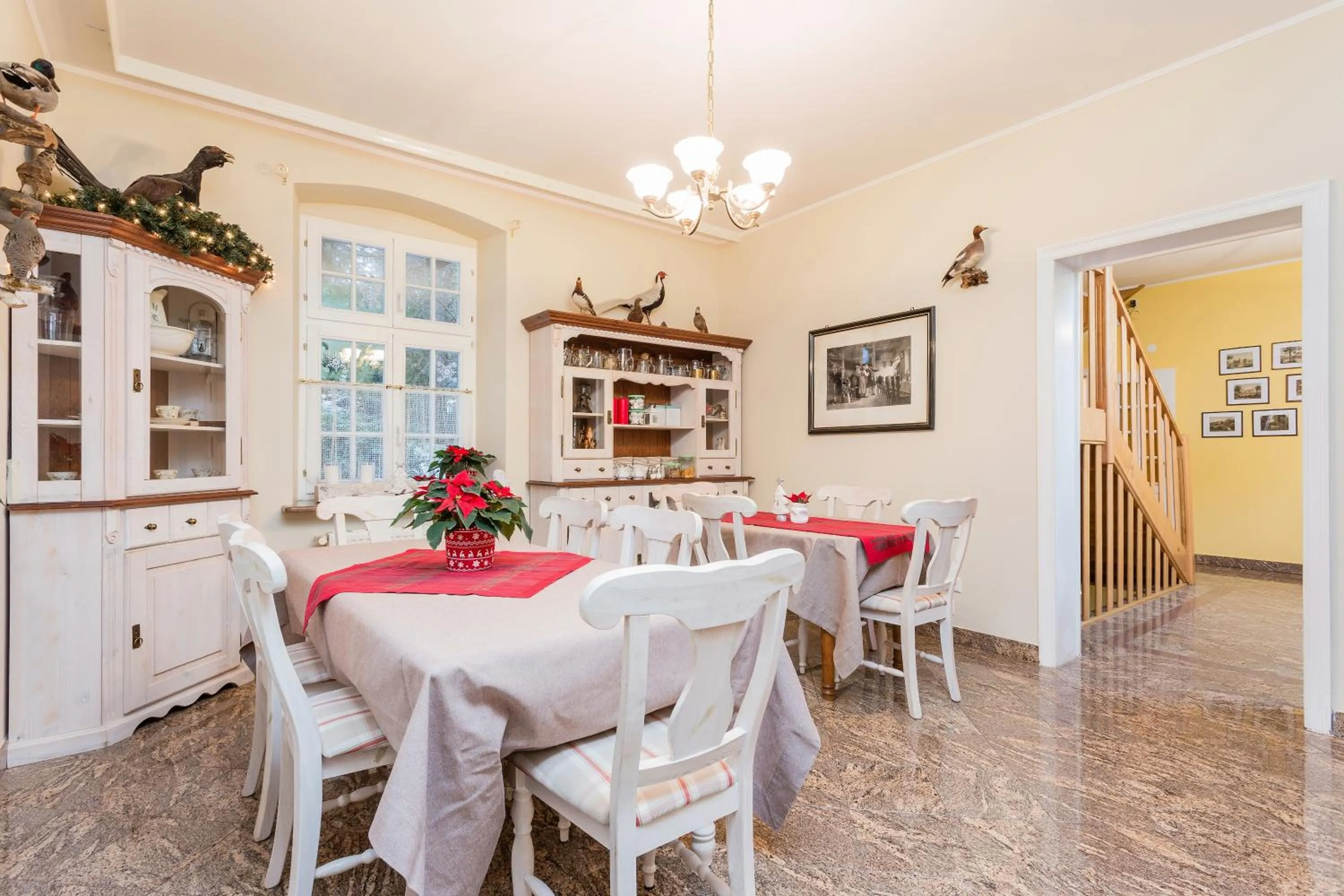 Dining area in Mon Plaisir