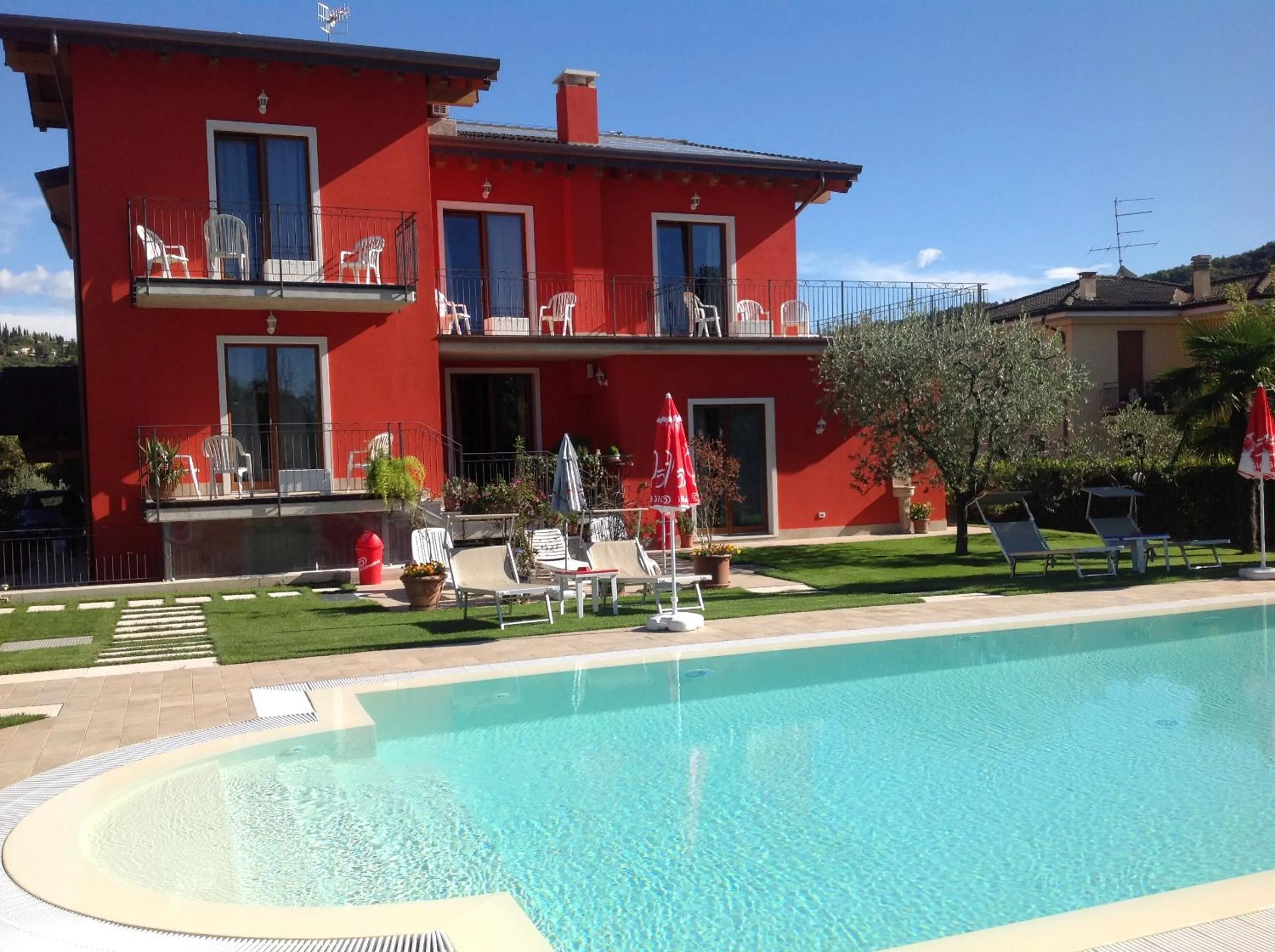 Swimming pool in G&G Bed&Breakfast and apartments