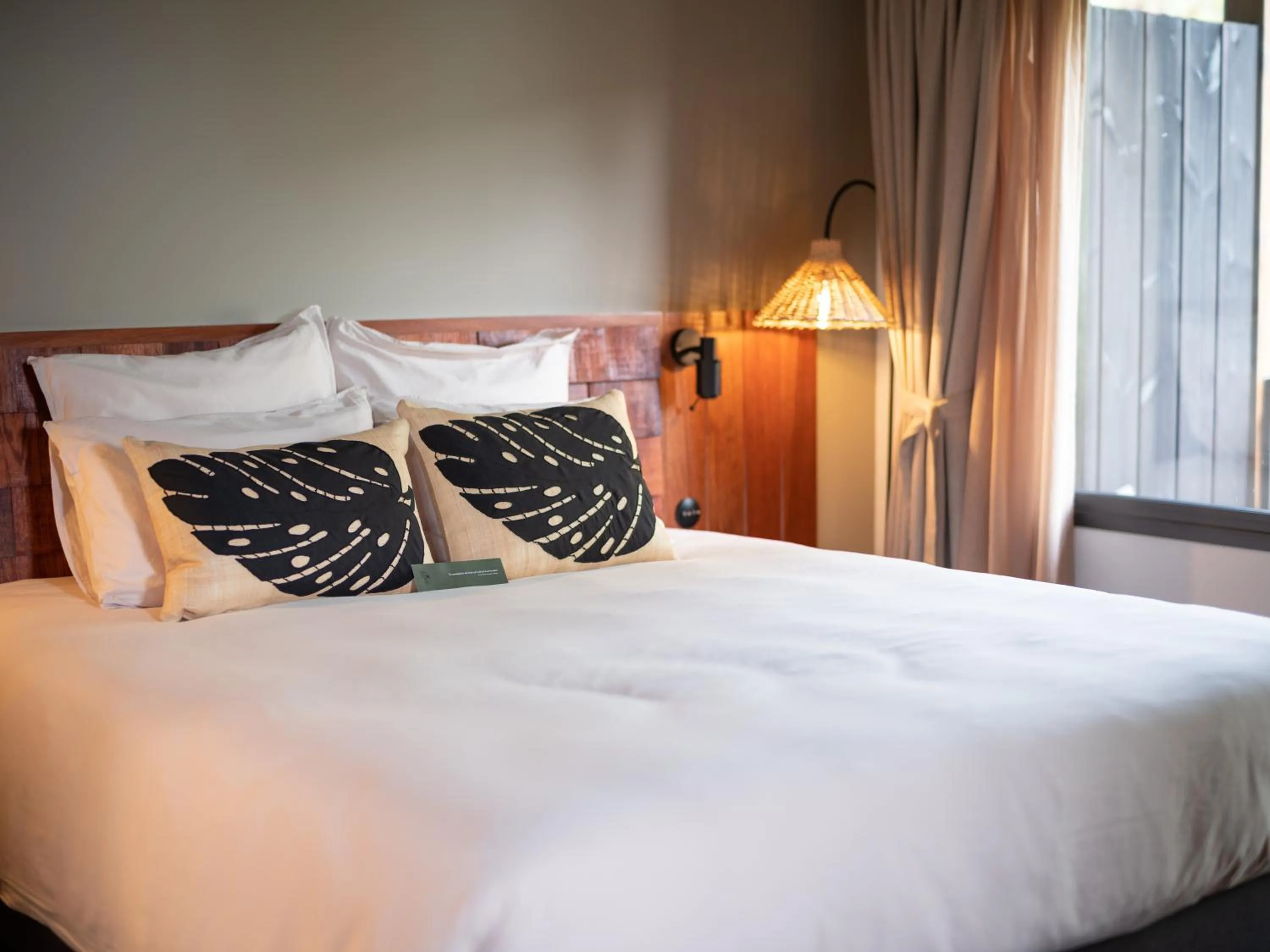 Bedroom, Bed in Hôtel le Tuit-Tuit