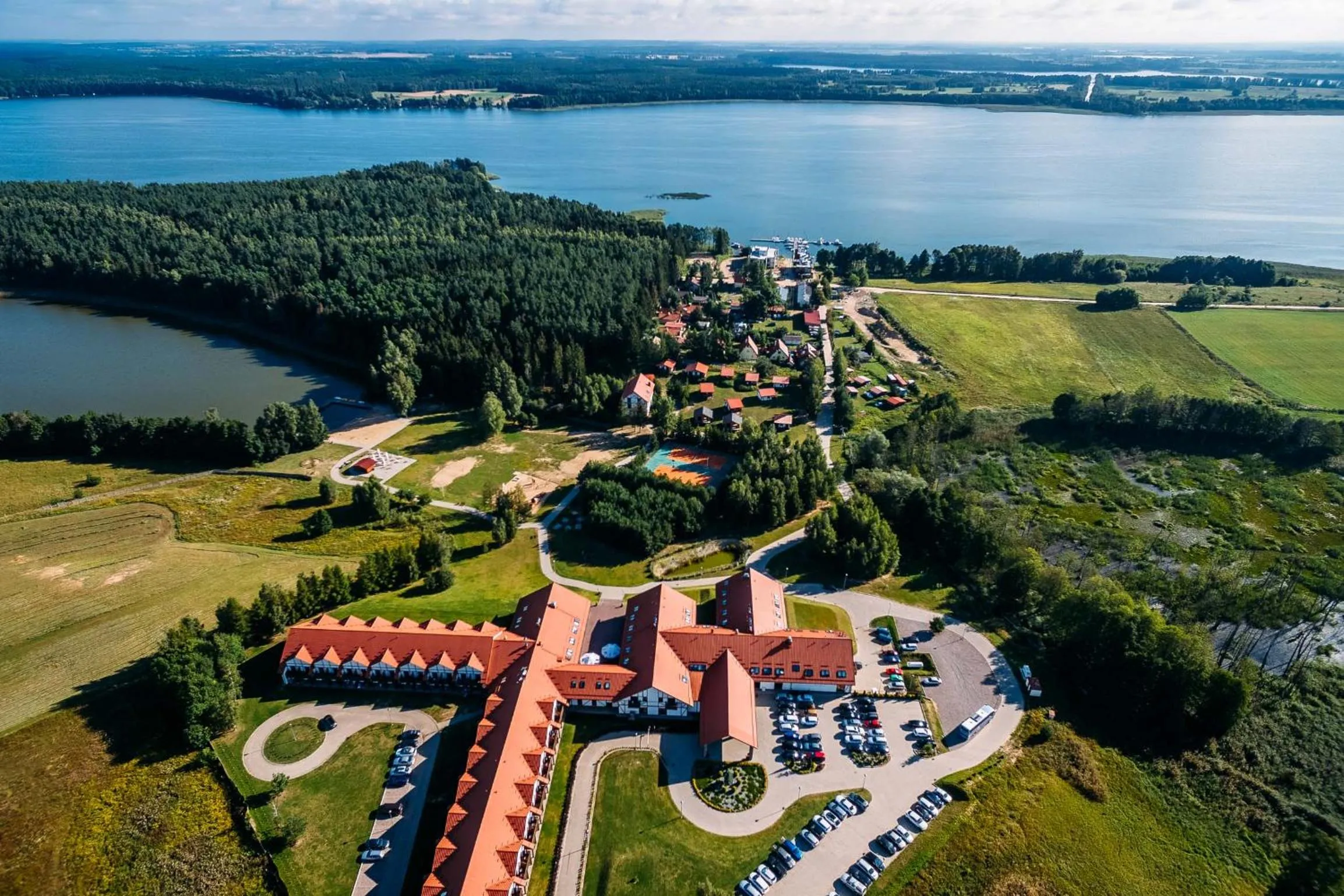 Property building in Mikołajki Resort Hotel & Spa Jora Wielka