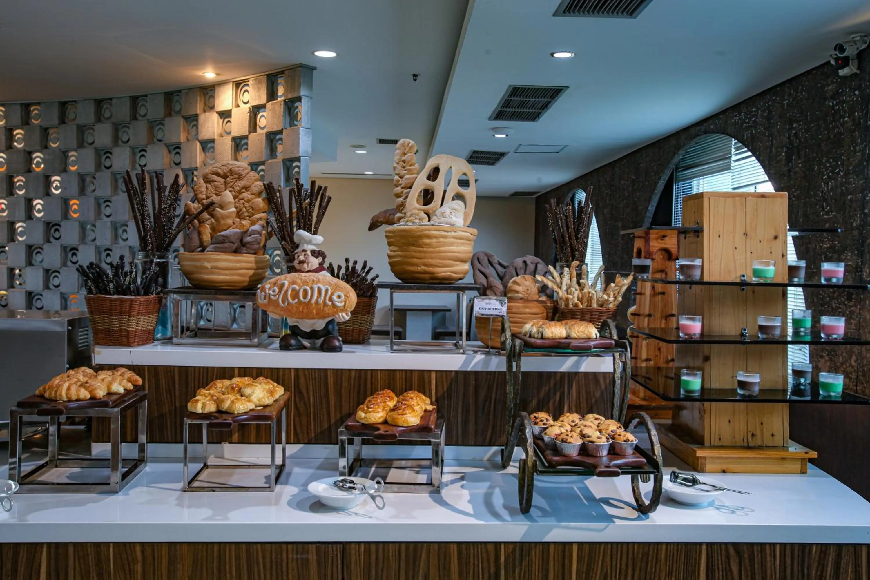 Restaurant/places to eat in The Royale Krakatau