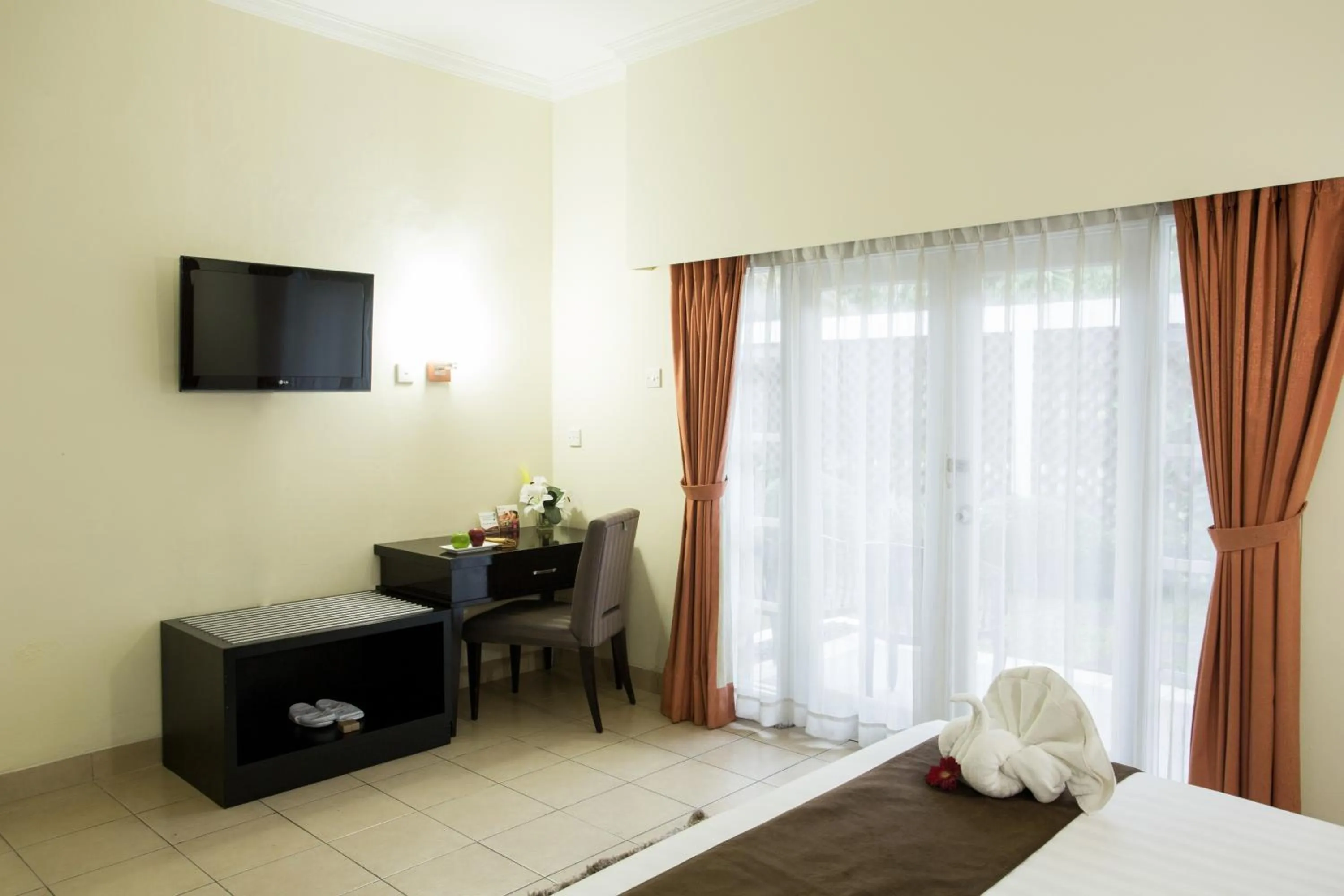 Bedroom, Bed in The Royale Krakatau