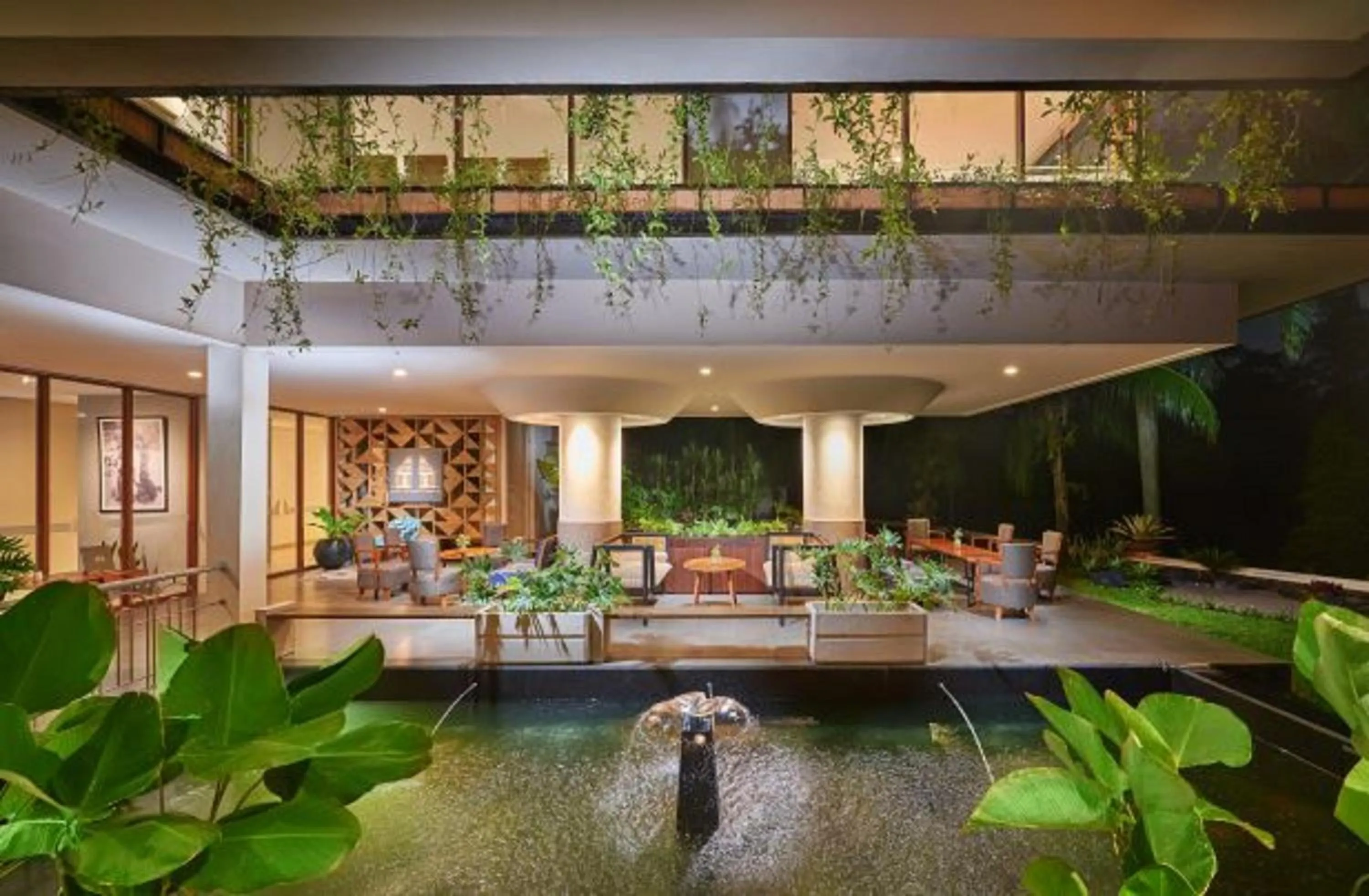 Restaurant/places to eat in The Royale Krakatau