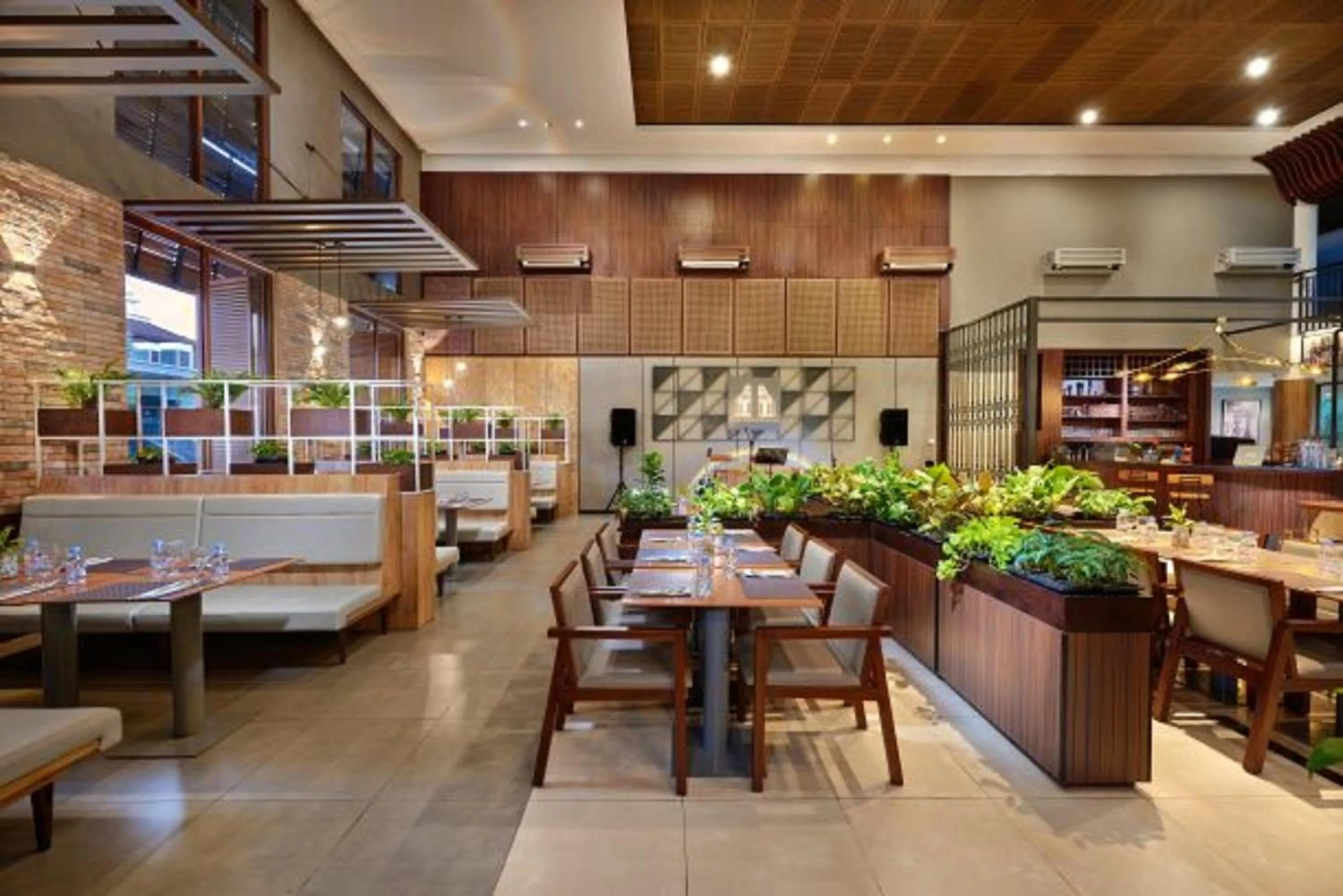 Restaurant/places to eat in The Royale Krakatau